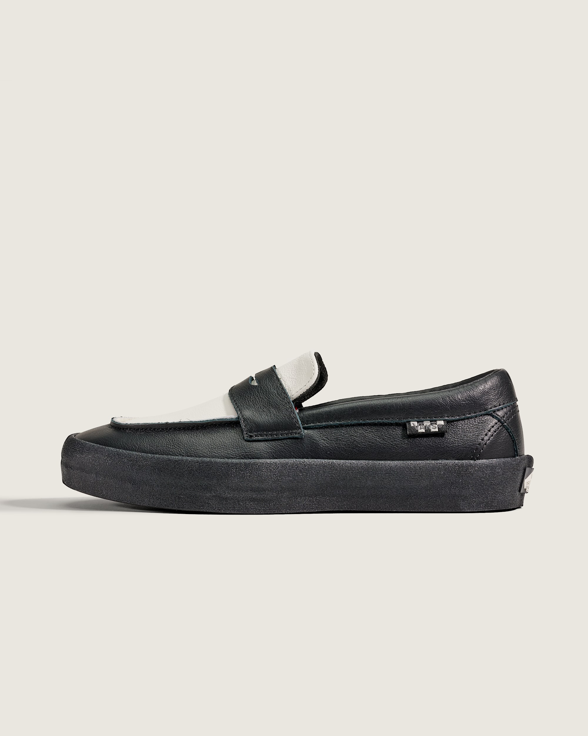 Skate Loafer Shoe VANS Black  White HERO