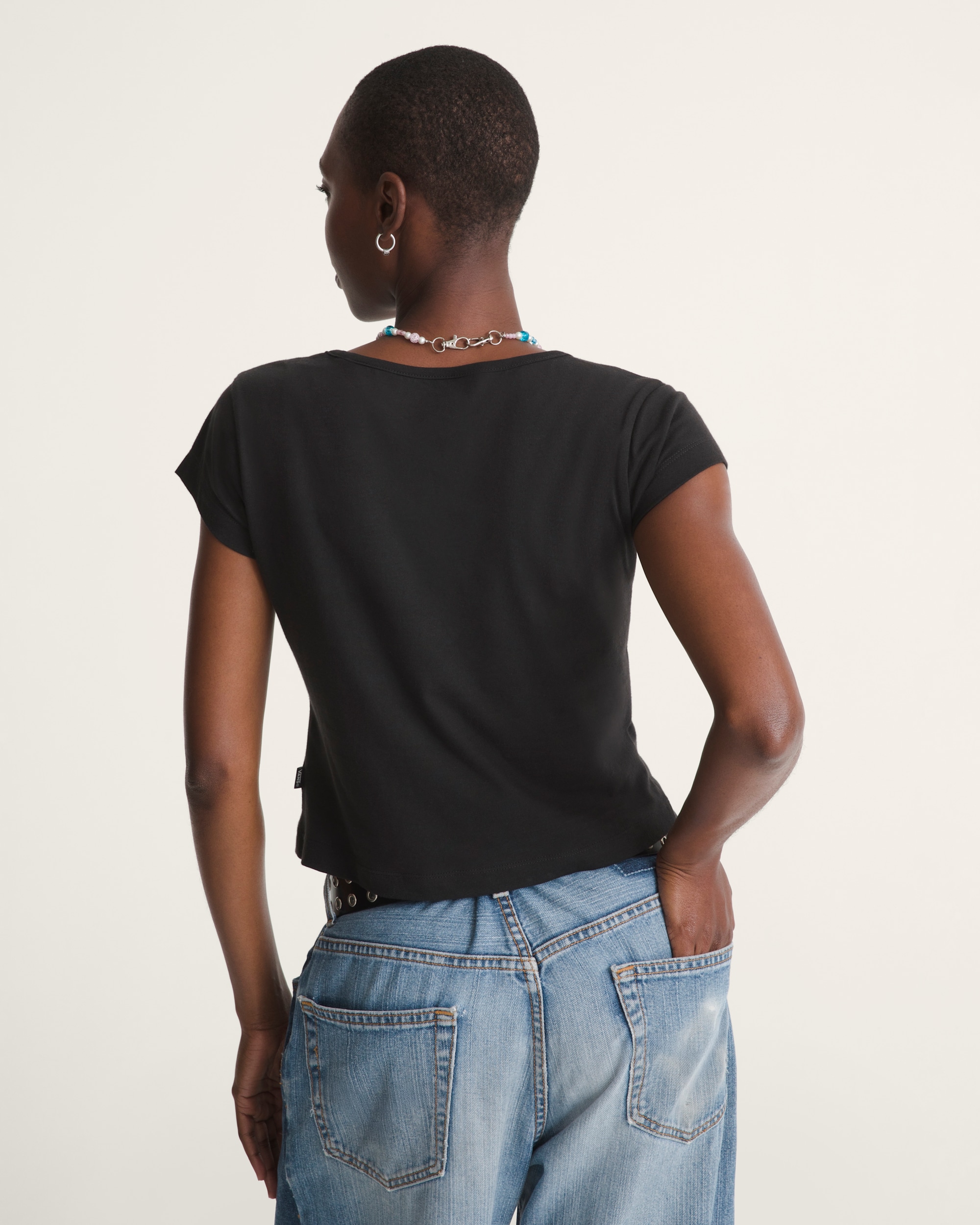 Checkerboard Bow Scoop TShirt VANS Black ALT1