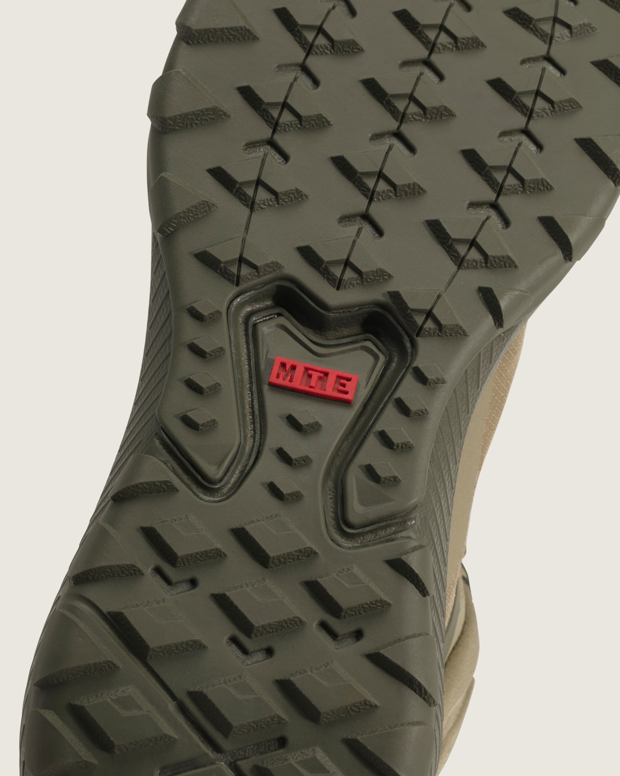 Crosspath Mid Shoe in Dark Green / Dark Brown | Vans