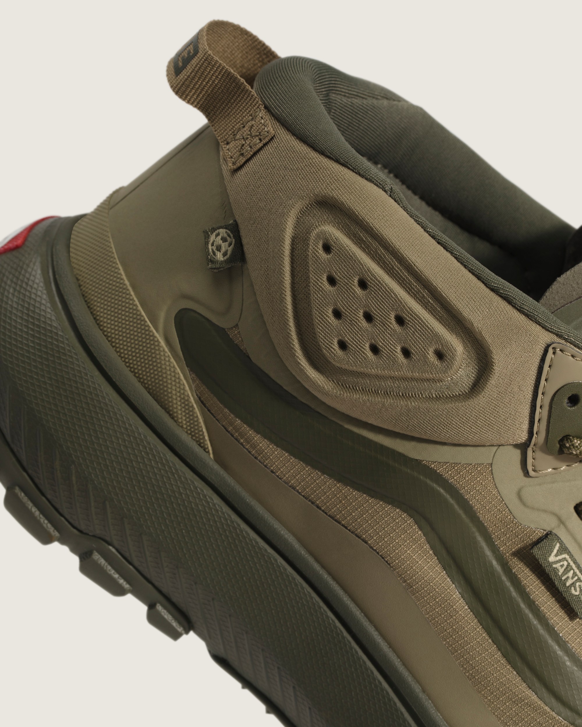 Crosspath Mid Shoe VANS Dark Green  Dark Brown ALT2