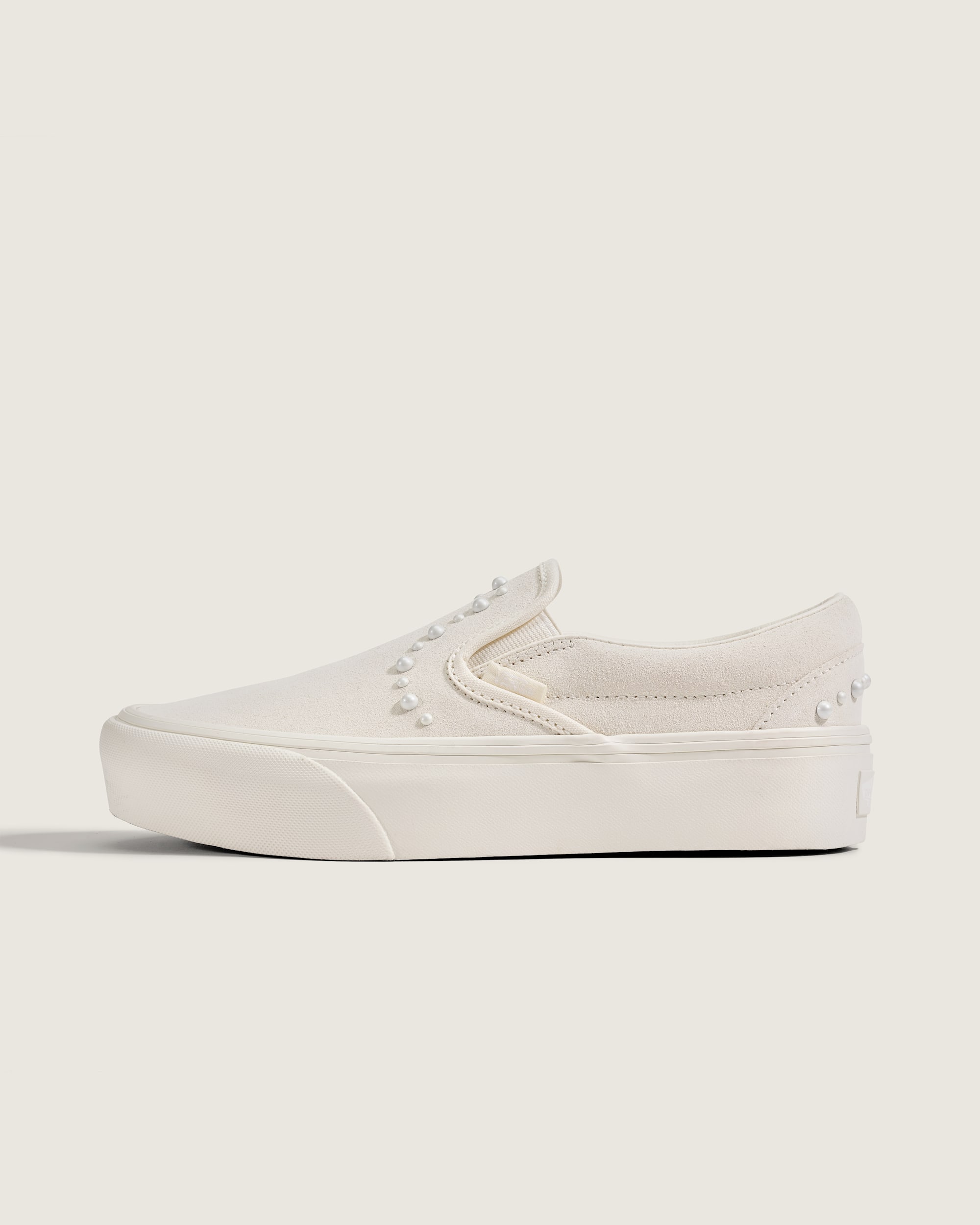 Classic Slip-On Platform Shoe en Marshmallow White | Vans CA
