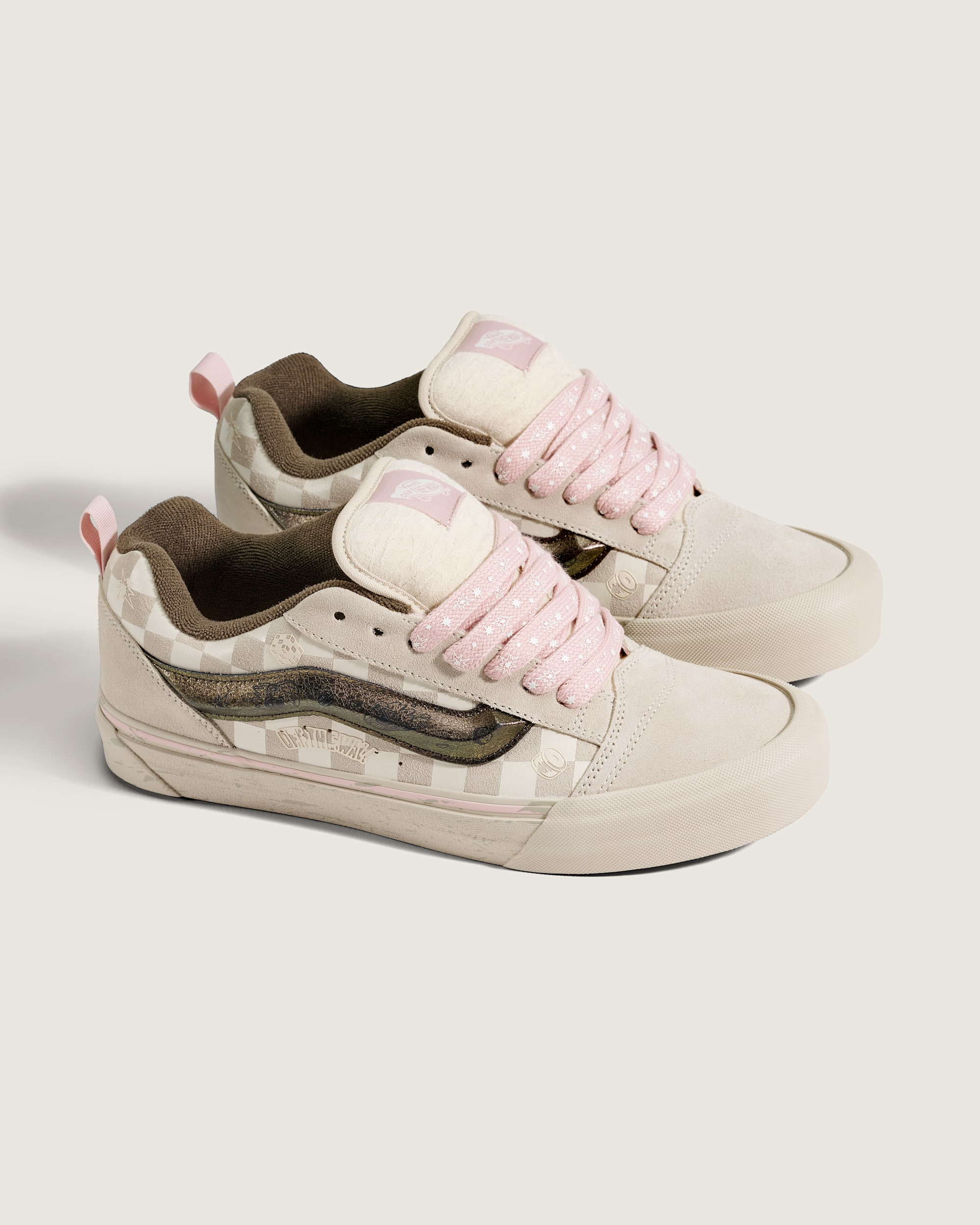 VANS x SPACE MOLLY Knu Skool Shoe VANS Space Molly Oatmeal Beige  Sepia Rose Pink ALT1