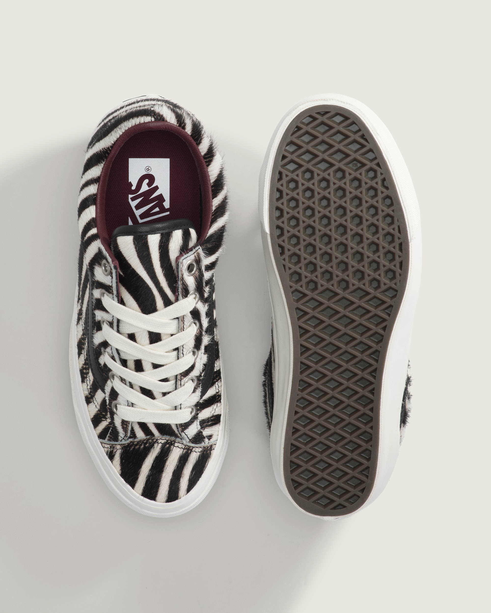 Premium Old Skool 36 Shoe VANS Zebra Black  White ALT2