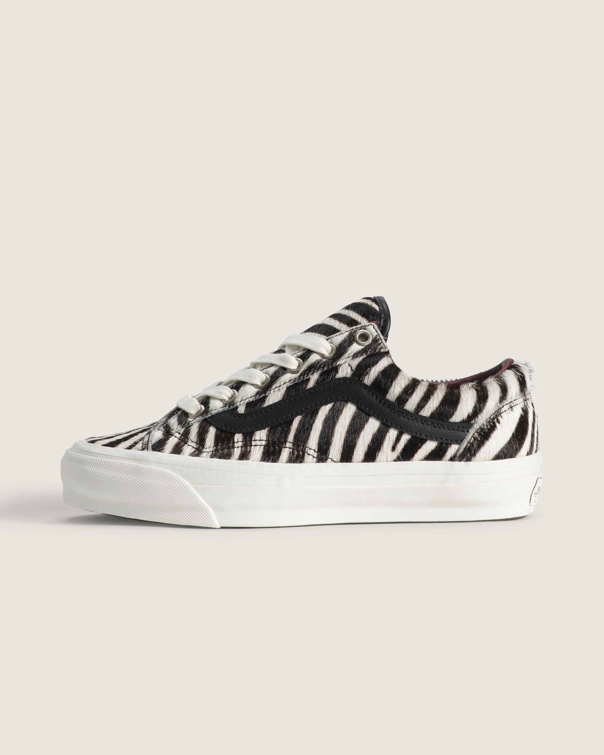 Premium Old Skool 36 Shoe VANS Zebra Black  White HERO