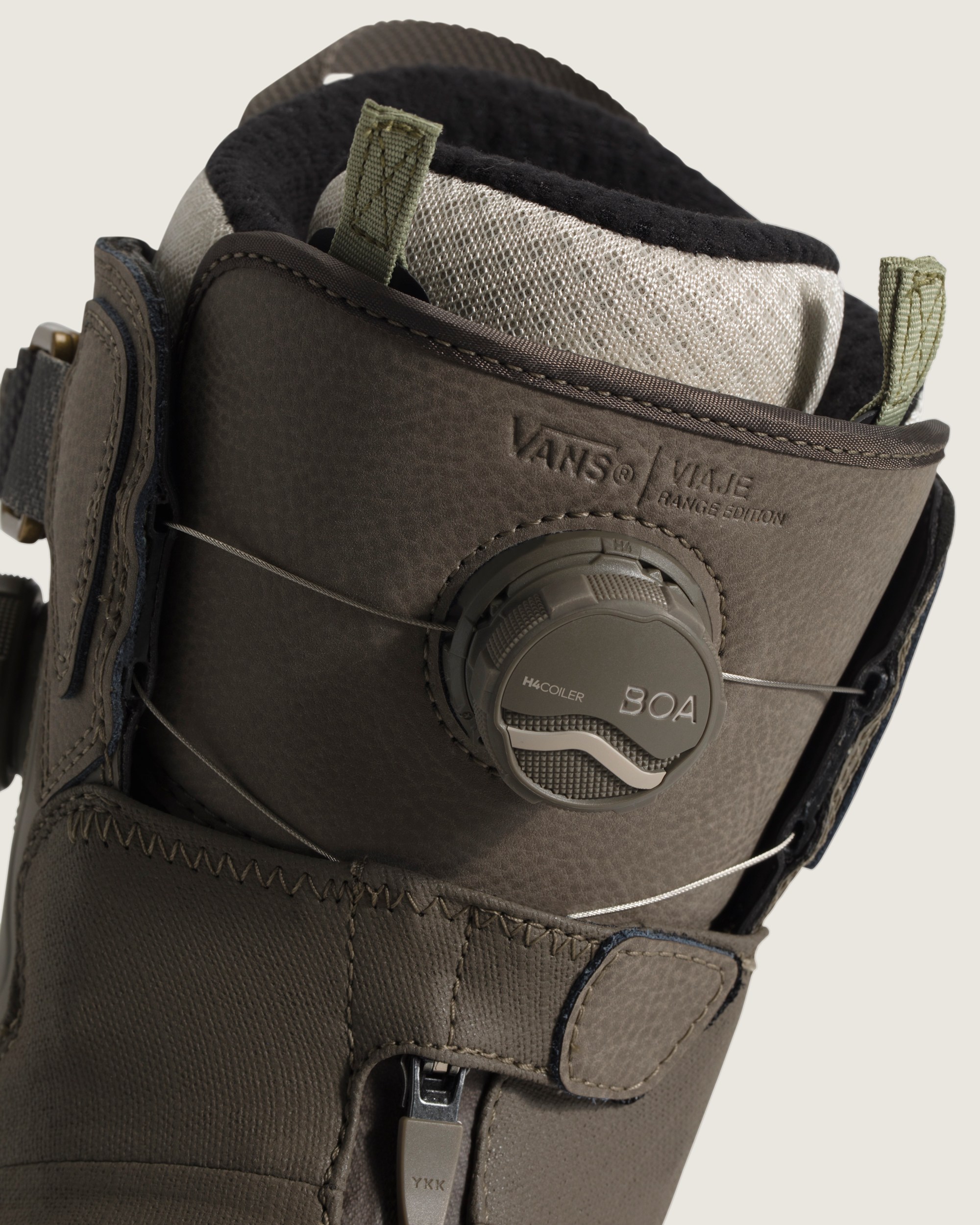 Womens Viaje Range Edition Snowboard Boot VANS Green  Black ALT7