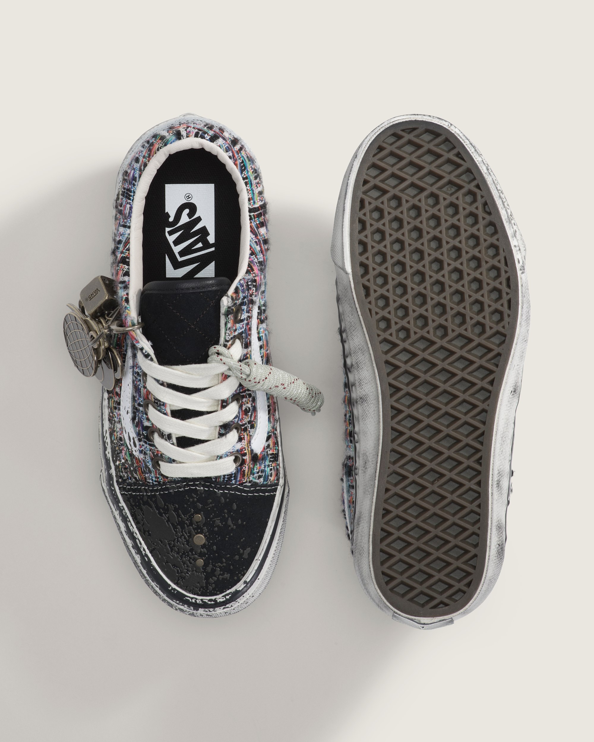 Premium Old Skool Shoe VANS Black  Grey ALT2