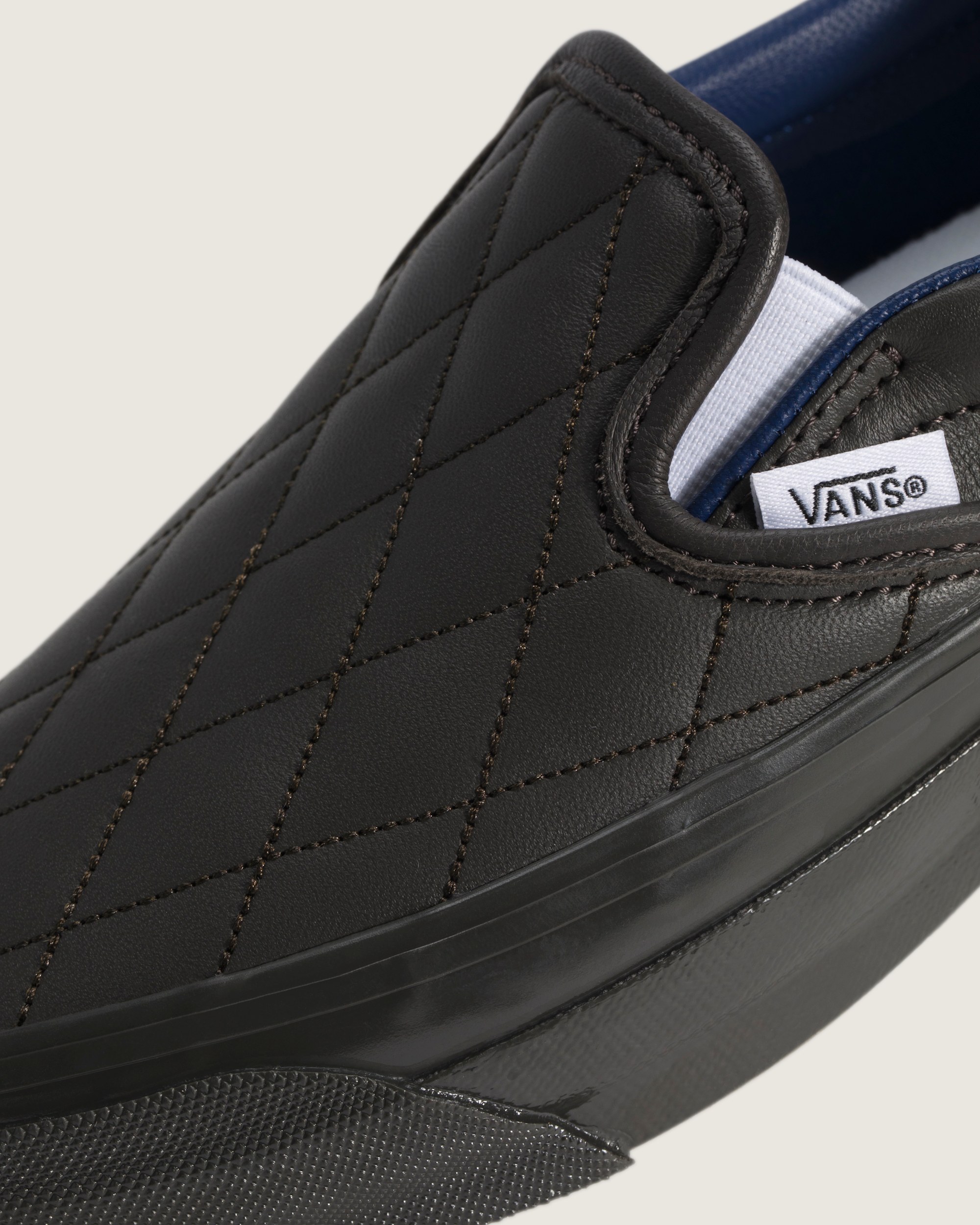 Premium Classic SlipOn Shoe VANS Faded Black ALT4