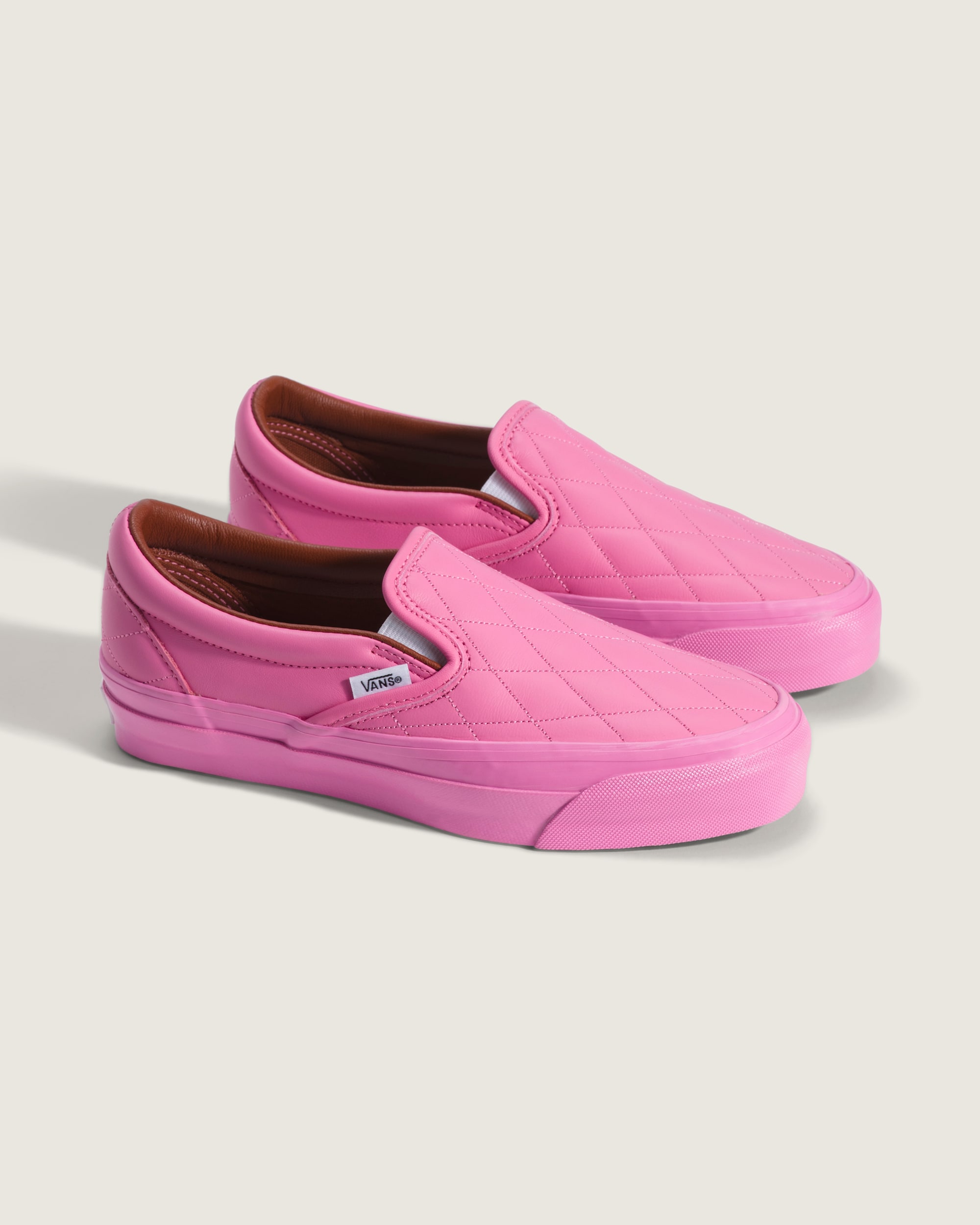 Premium Classic SlipOn Shoe VANS Pink ALT1