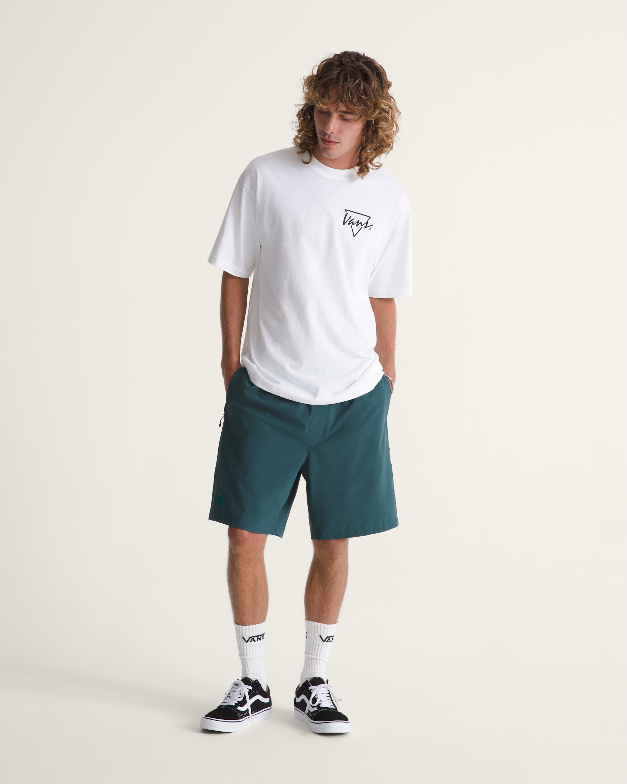 Outline Hybrid Shorts VANS Mystic Moss Green ALT3