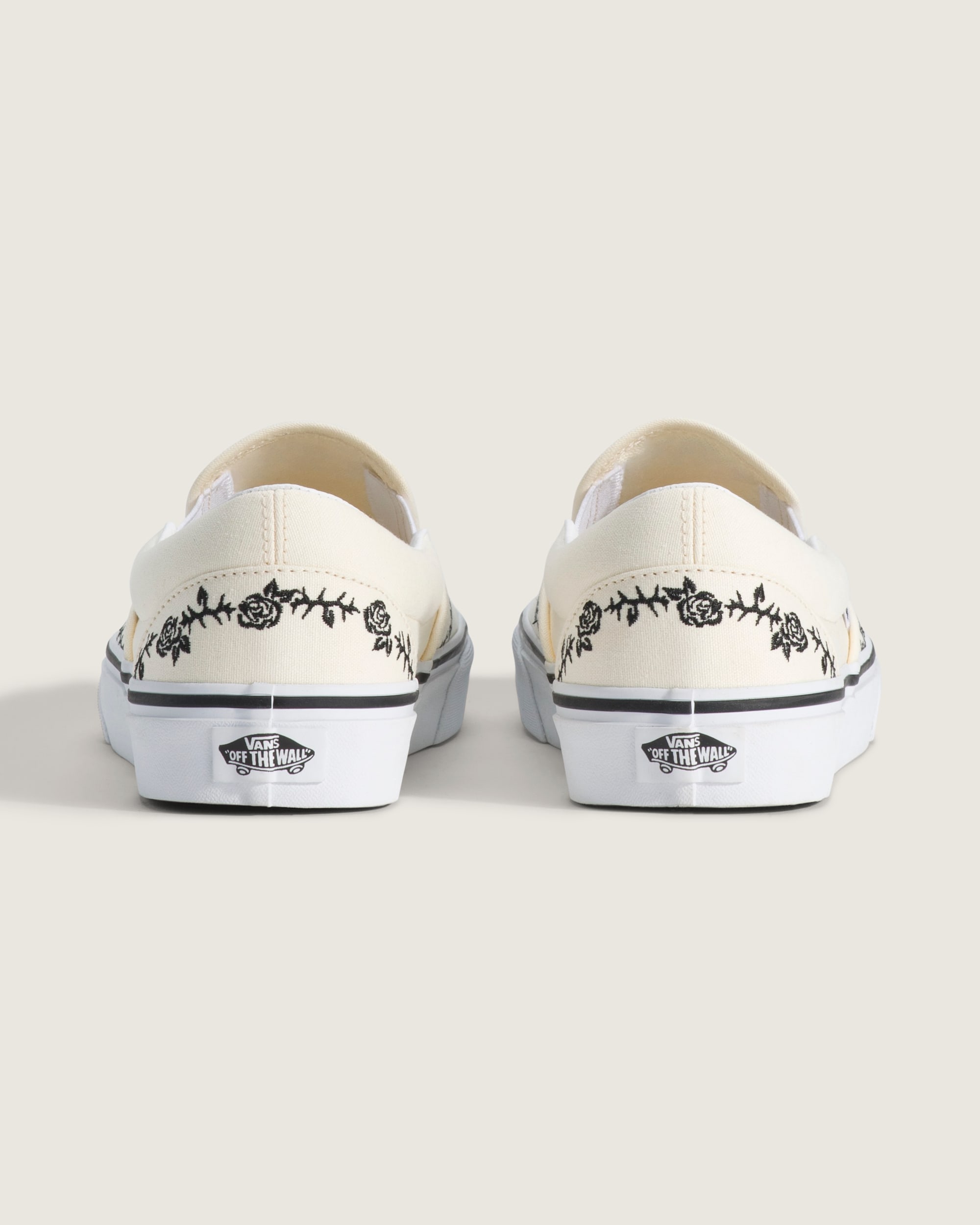 Classic SlipOn Shoe VANS Classic White ALT3