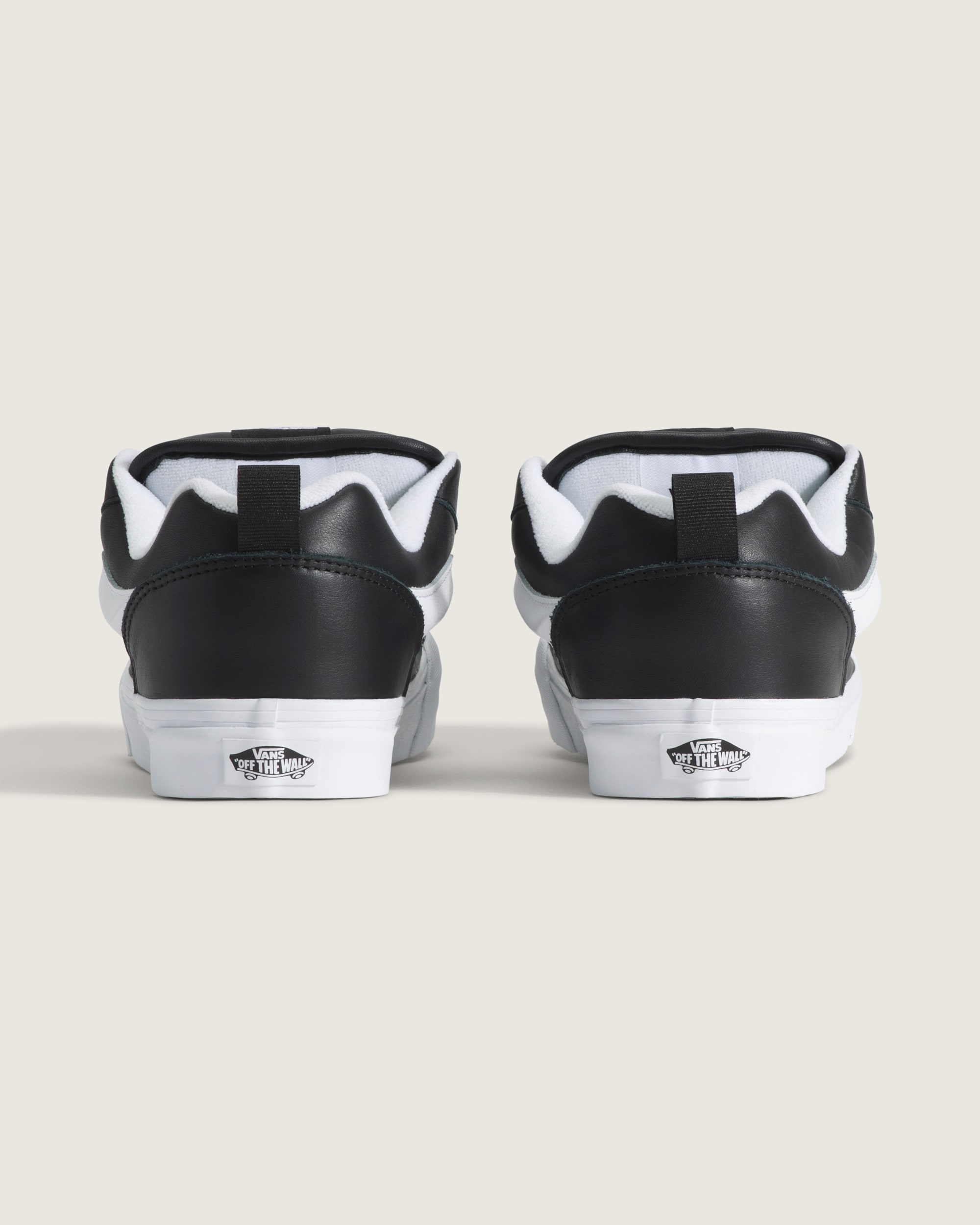 Knu Skool Shoe VANS Black  True White ALT3