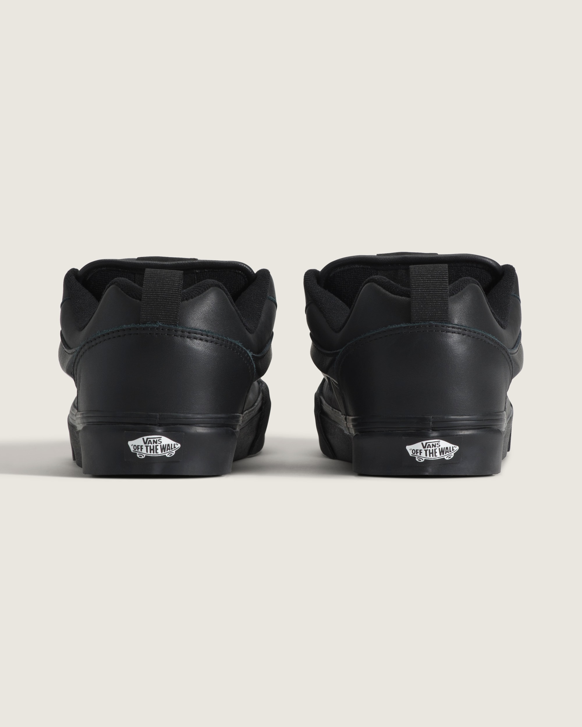 Knu Skool Shoe VANS Blackout ALT3