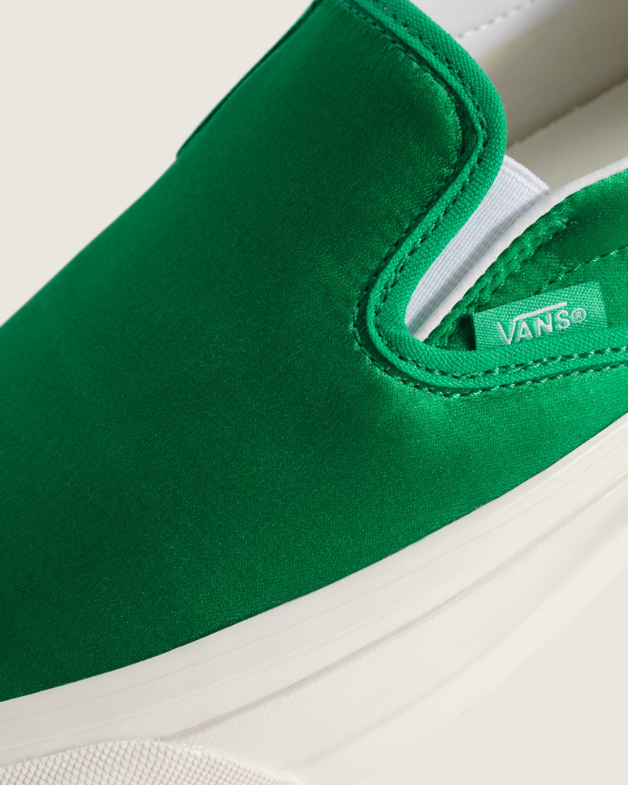 Premium Classic SlipOn Shoe VANS Vivid Verdant Green ALT4