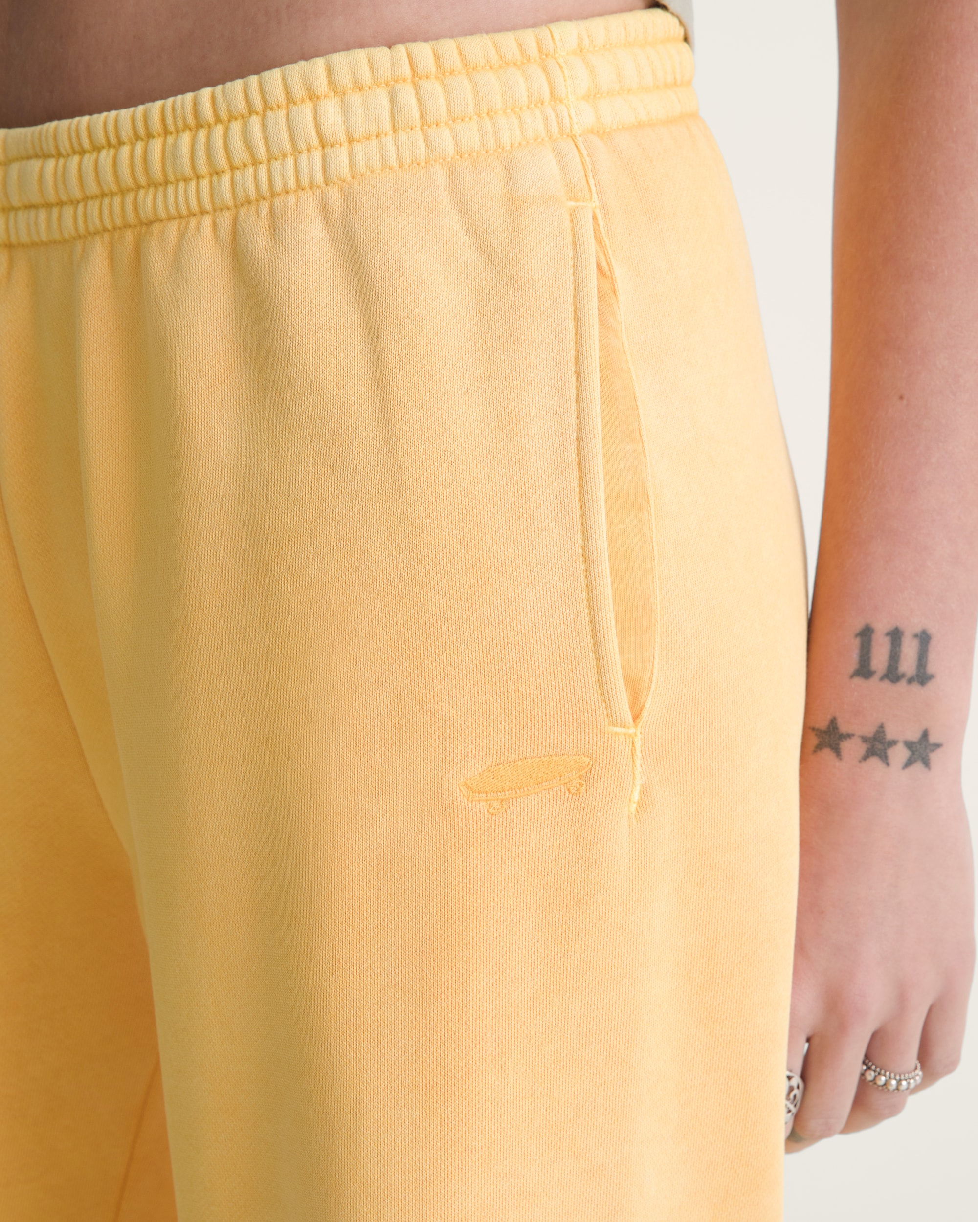 Salton Washed Straight Fleece Pants VANS Spicy Mustard Yellow ALT5
