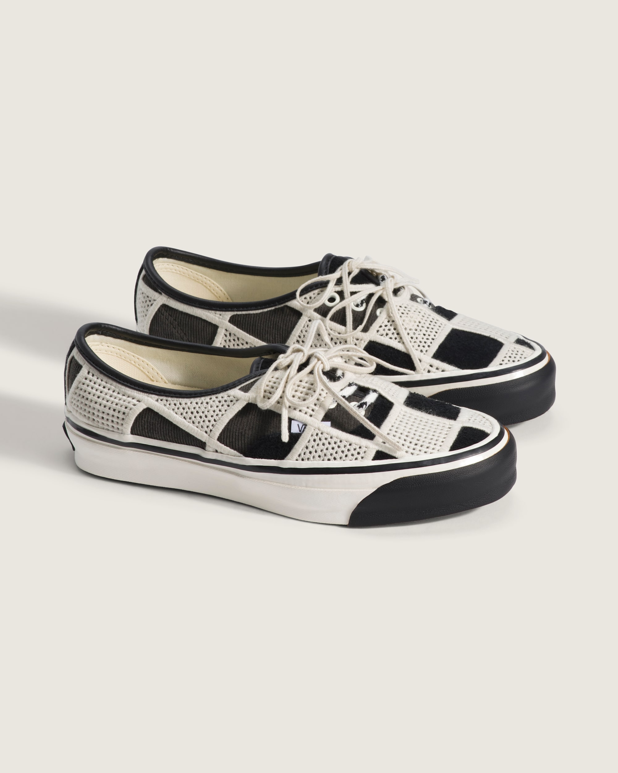 Premium Authentic Checkerboard Shoe VANS Checkerboard Black  Egret White ALT1