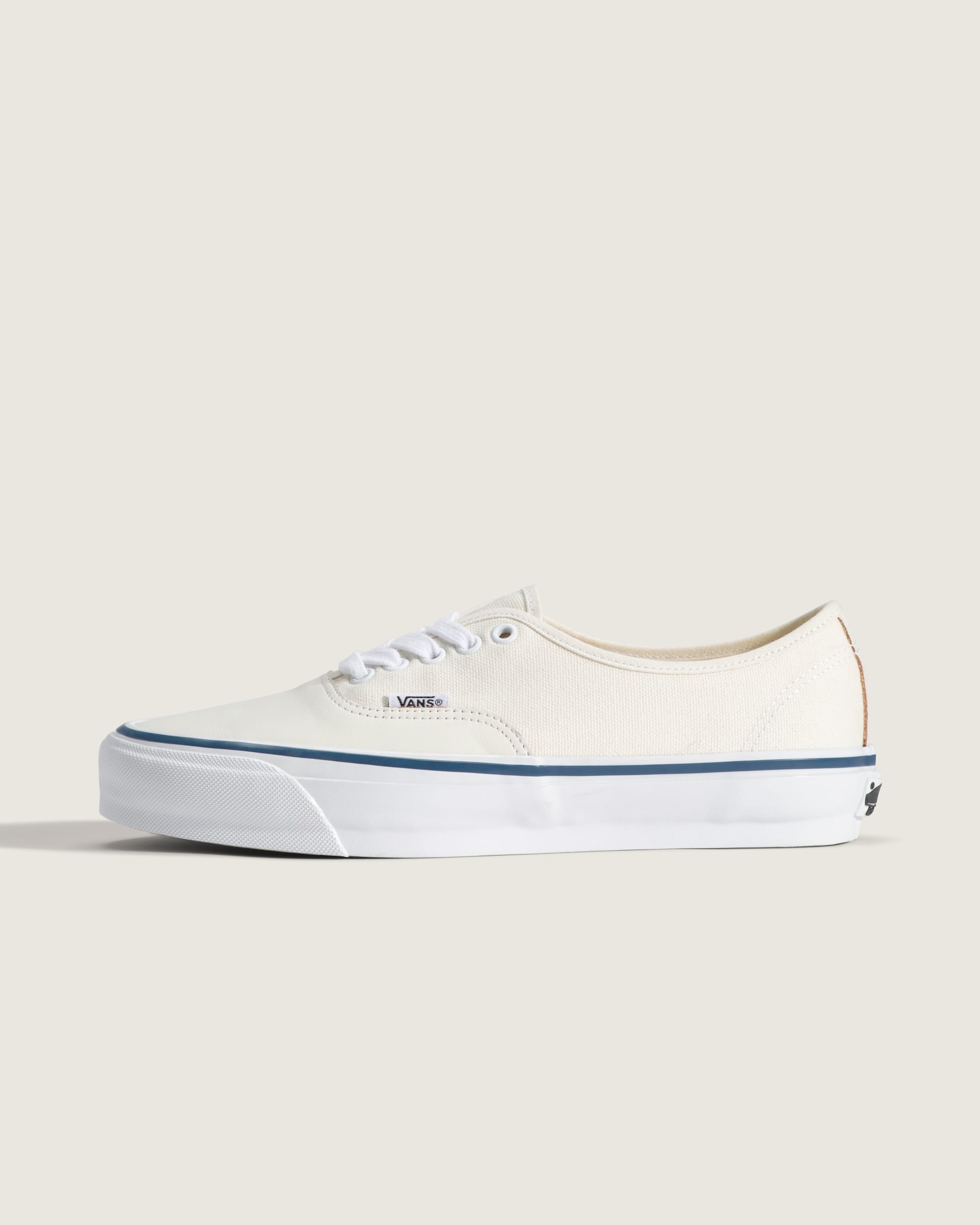 OTW Authentic 44 Siped Vibram in Marshmallow White | Vans