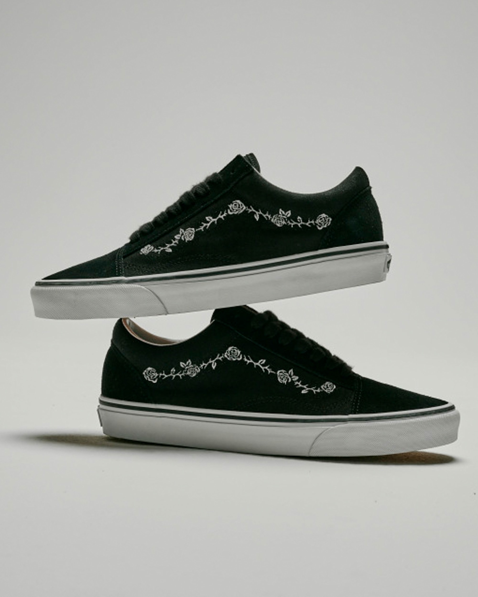 Old Skool Shoe VANS Black  White ALT4