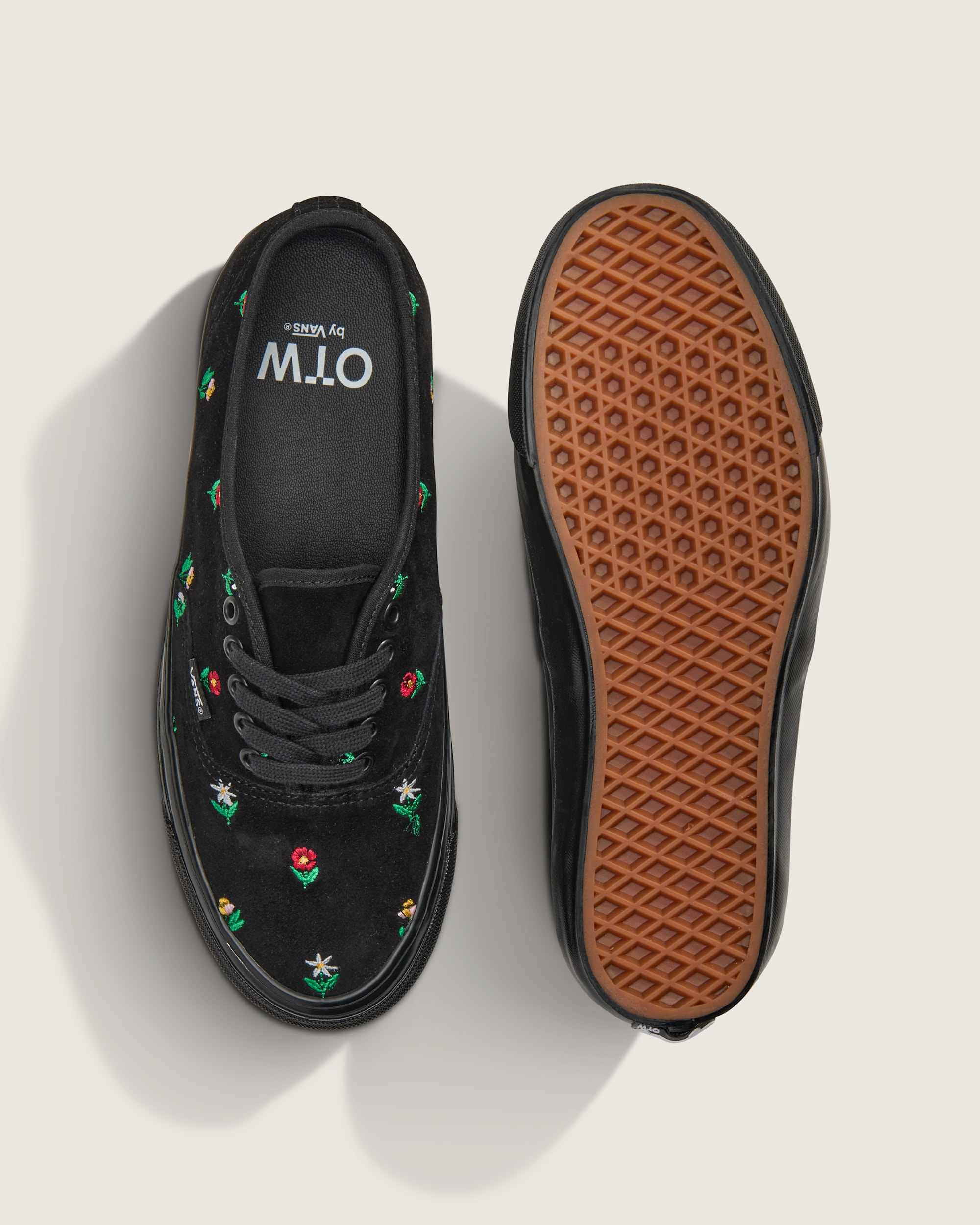 OTW Authentic 44 VANS Flower Print Black ALT2