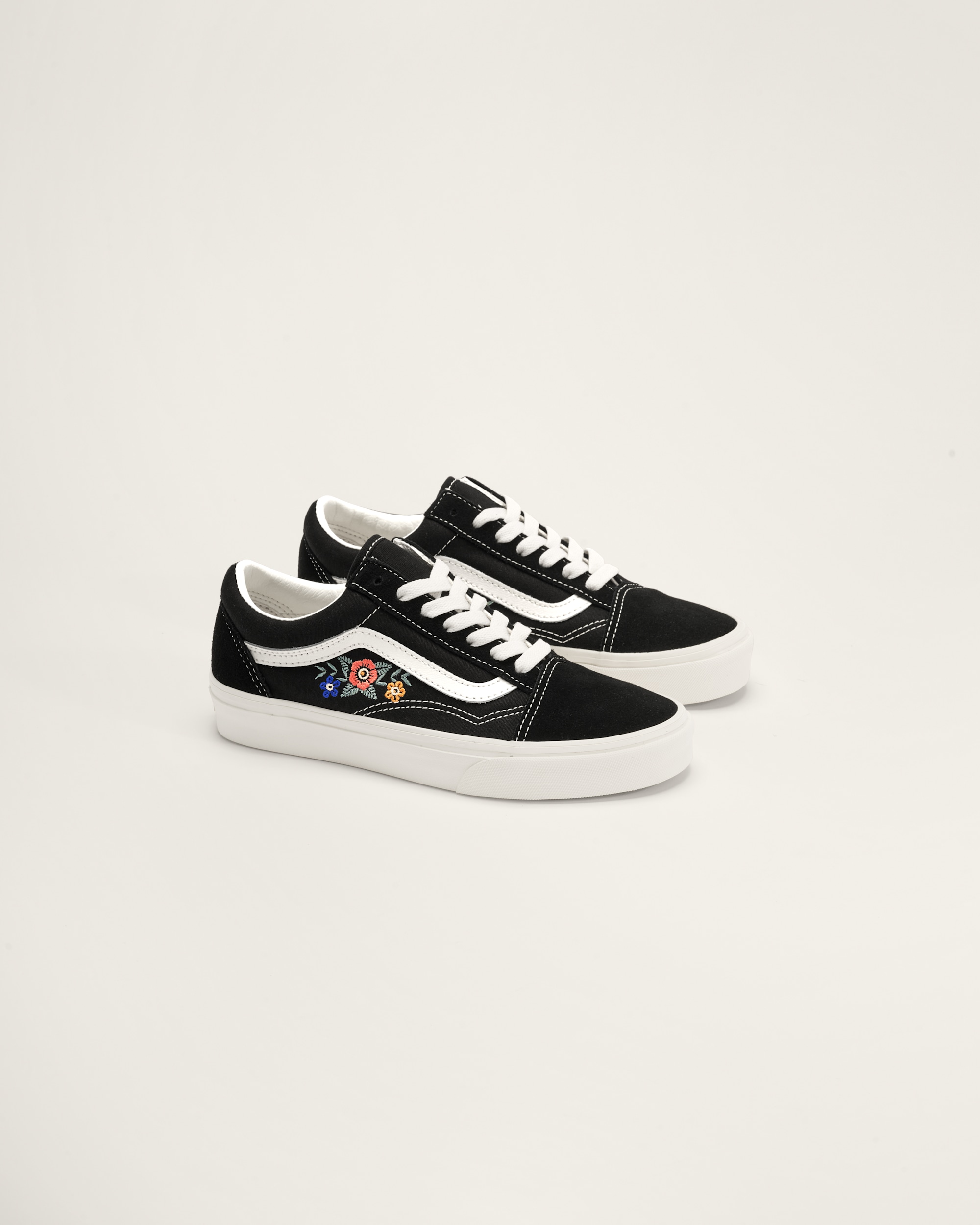 Old Skool Shoe VANS Black ALT1
