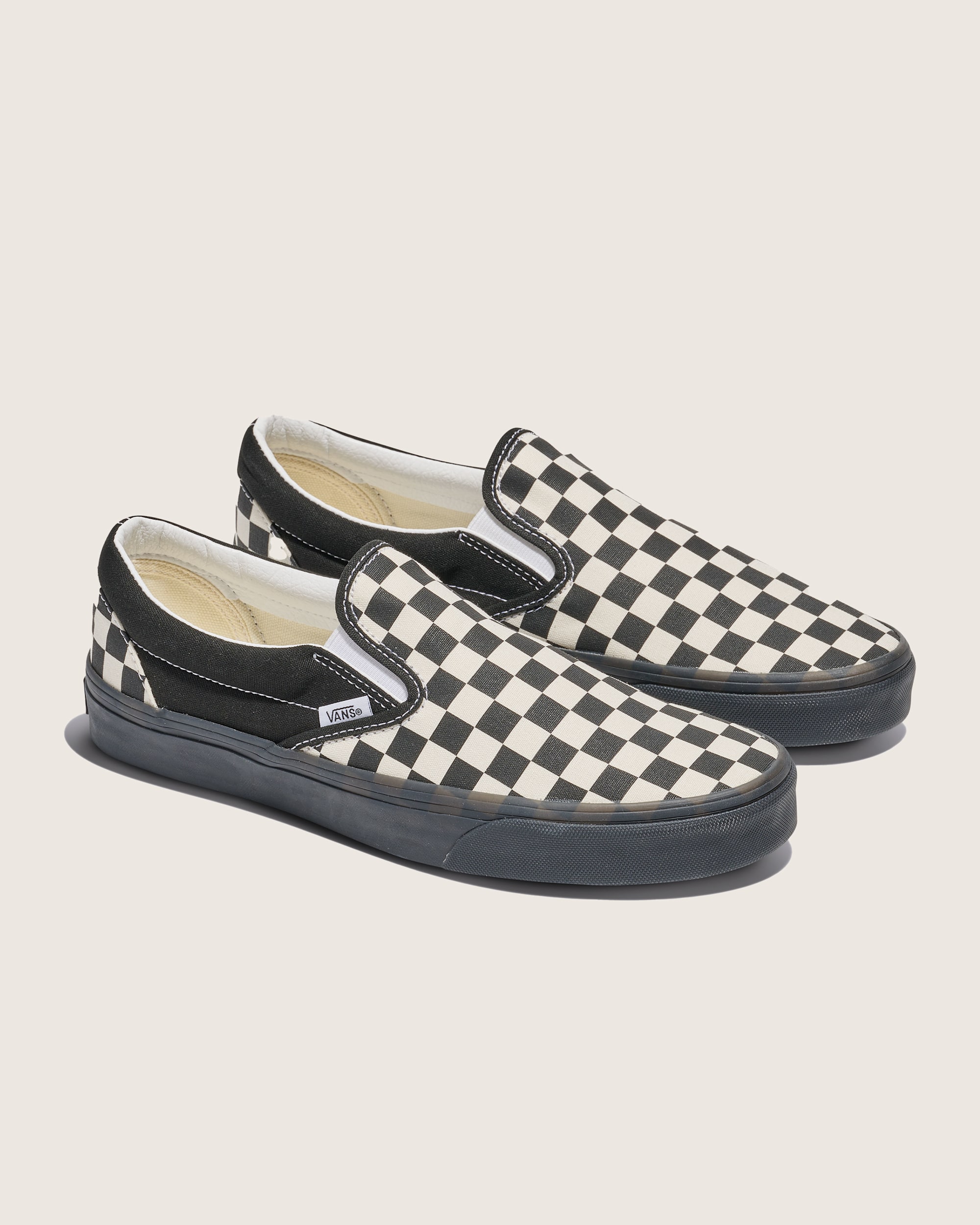 Classic SlipOn Checkerboard Shoe VANS Checkerboard White  Black ALT1