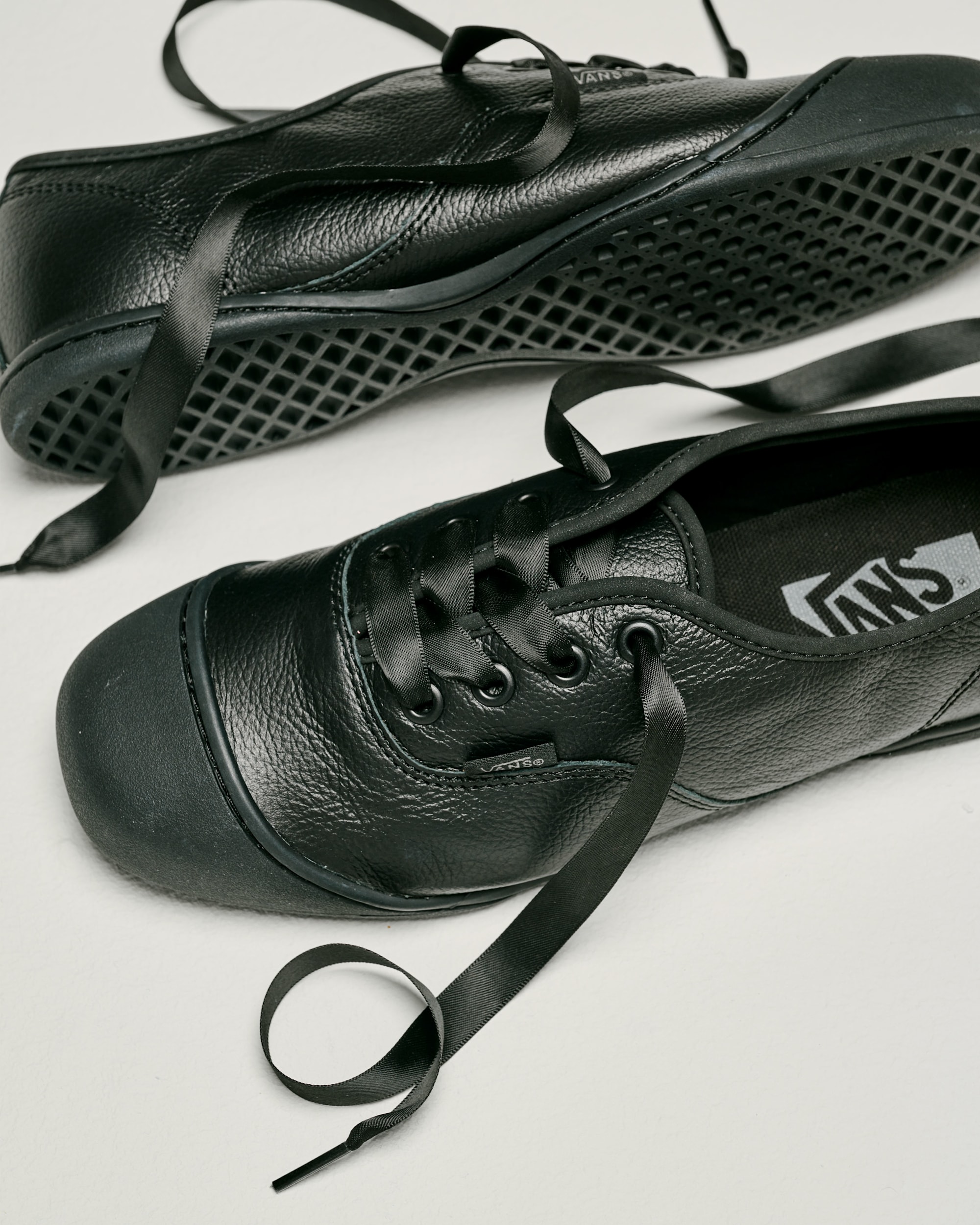 Premium Authentic Prima Shoe VANS Black ALT6