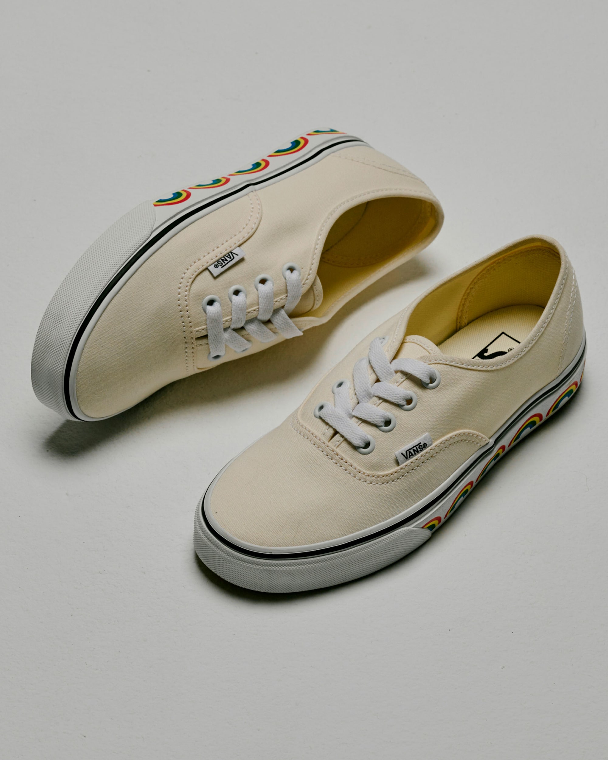 Chaussure Authentic VANS Noir  Blanc vritable ALT7