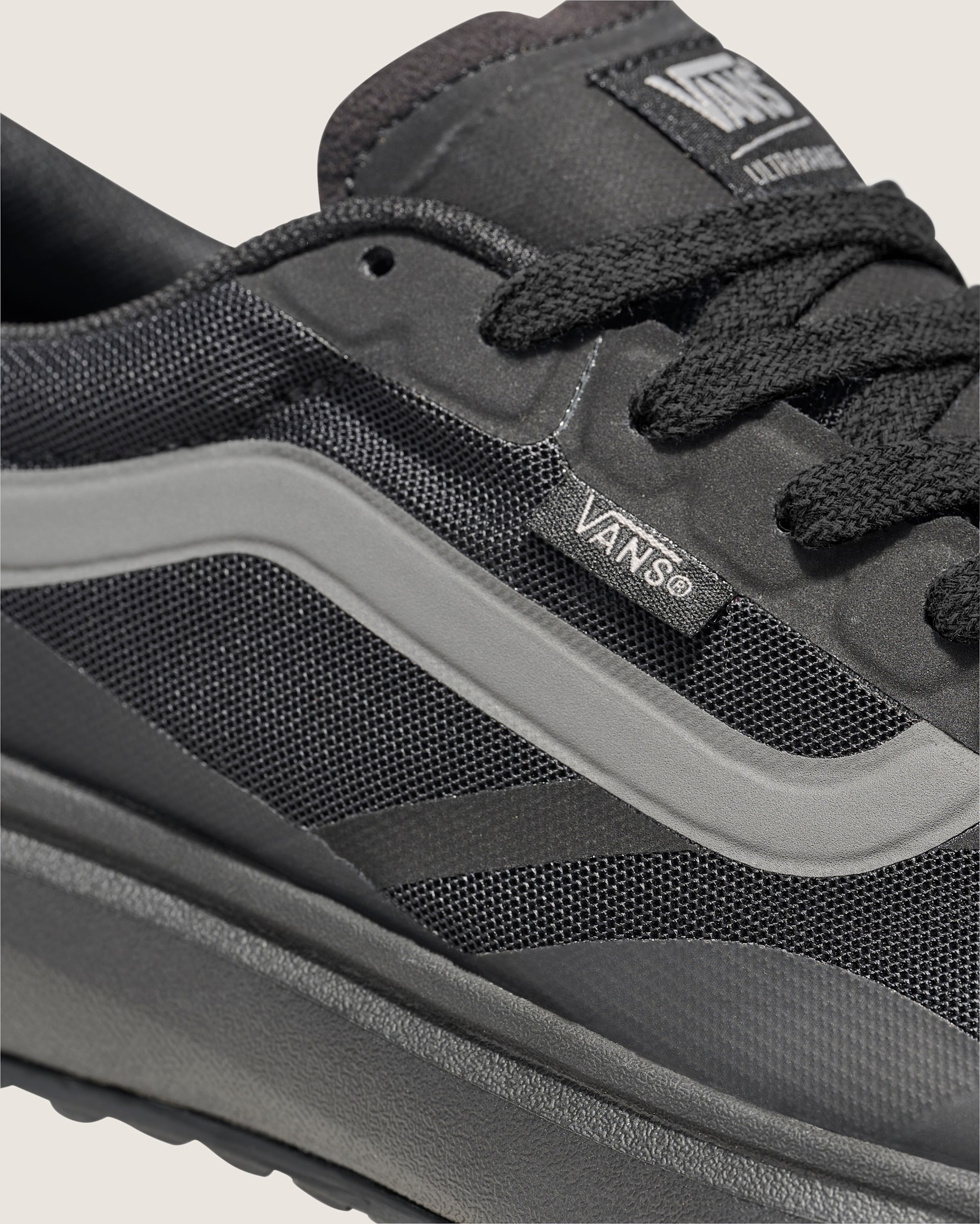 UltraRange 20 Shoe VANS Blackout ALT6