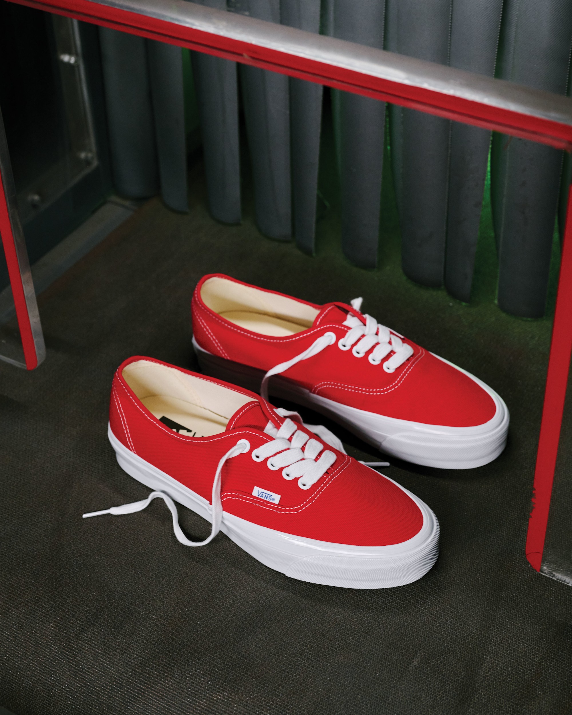 Premium Authentic Shoe VANS Racing Red ALT4