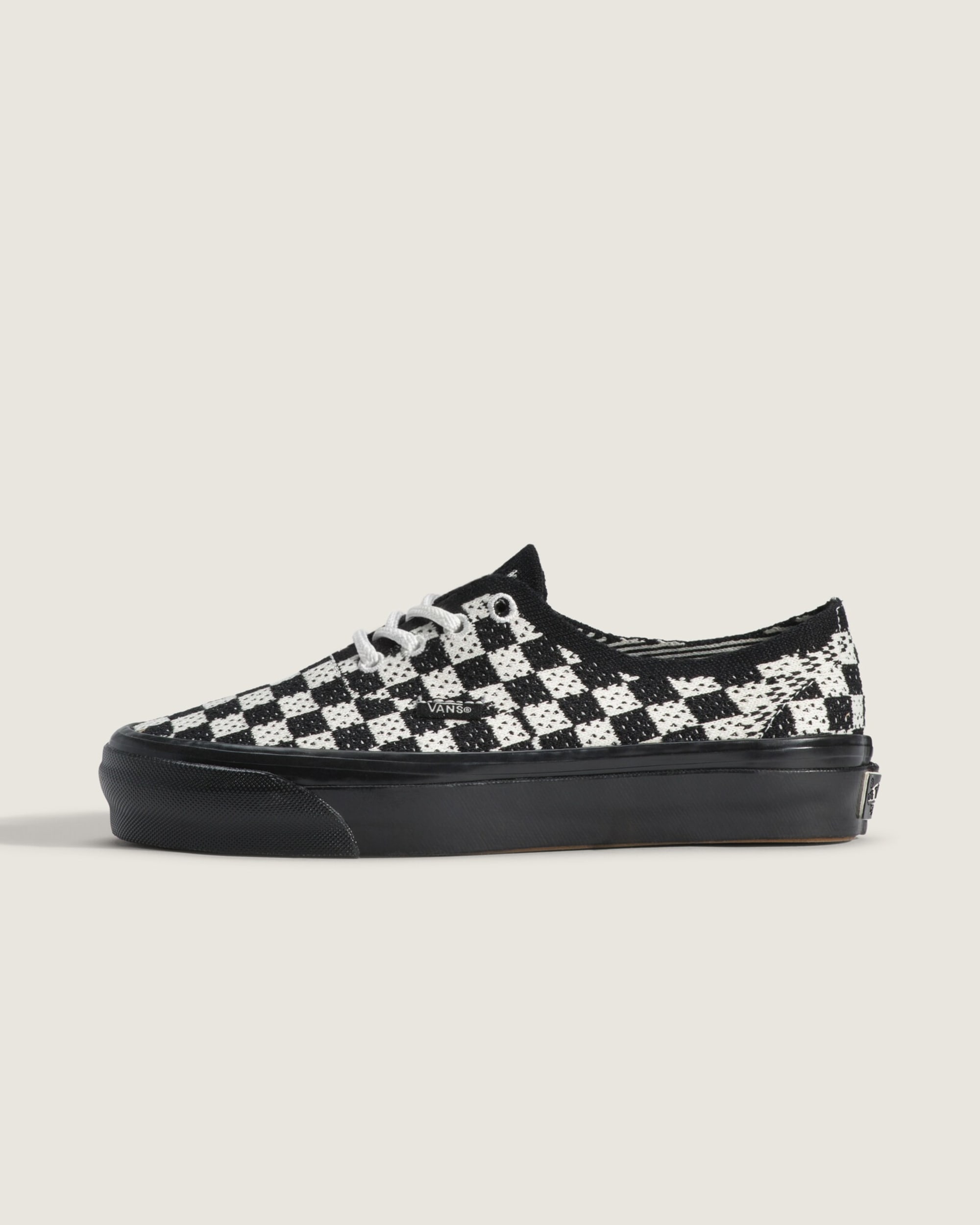 Premium Authentic Checkerboard Shoe VANS Checkerboard Black  Marshmallow White HERO