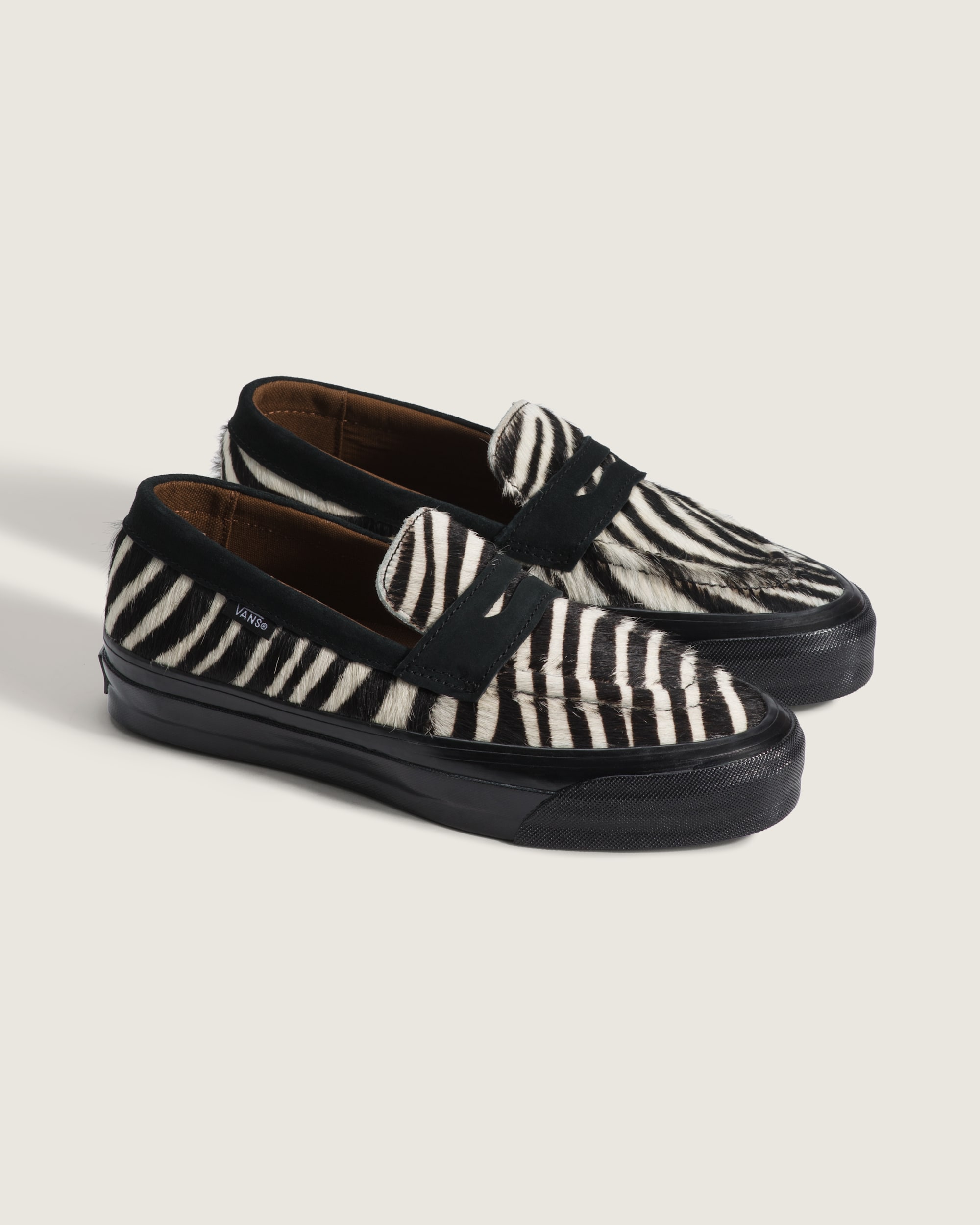 Premium Loafer VANS Zebra Black  White ALT1