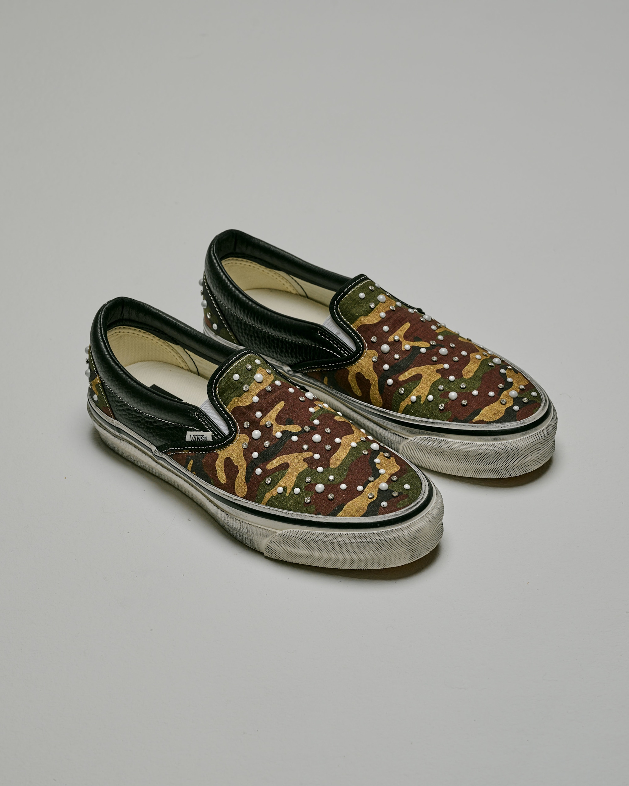 Chaussure Premium Classic SlipOn VANS Camo noir ALT5