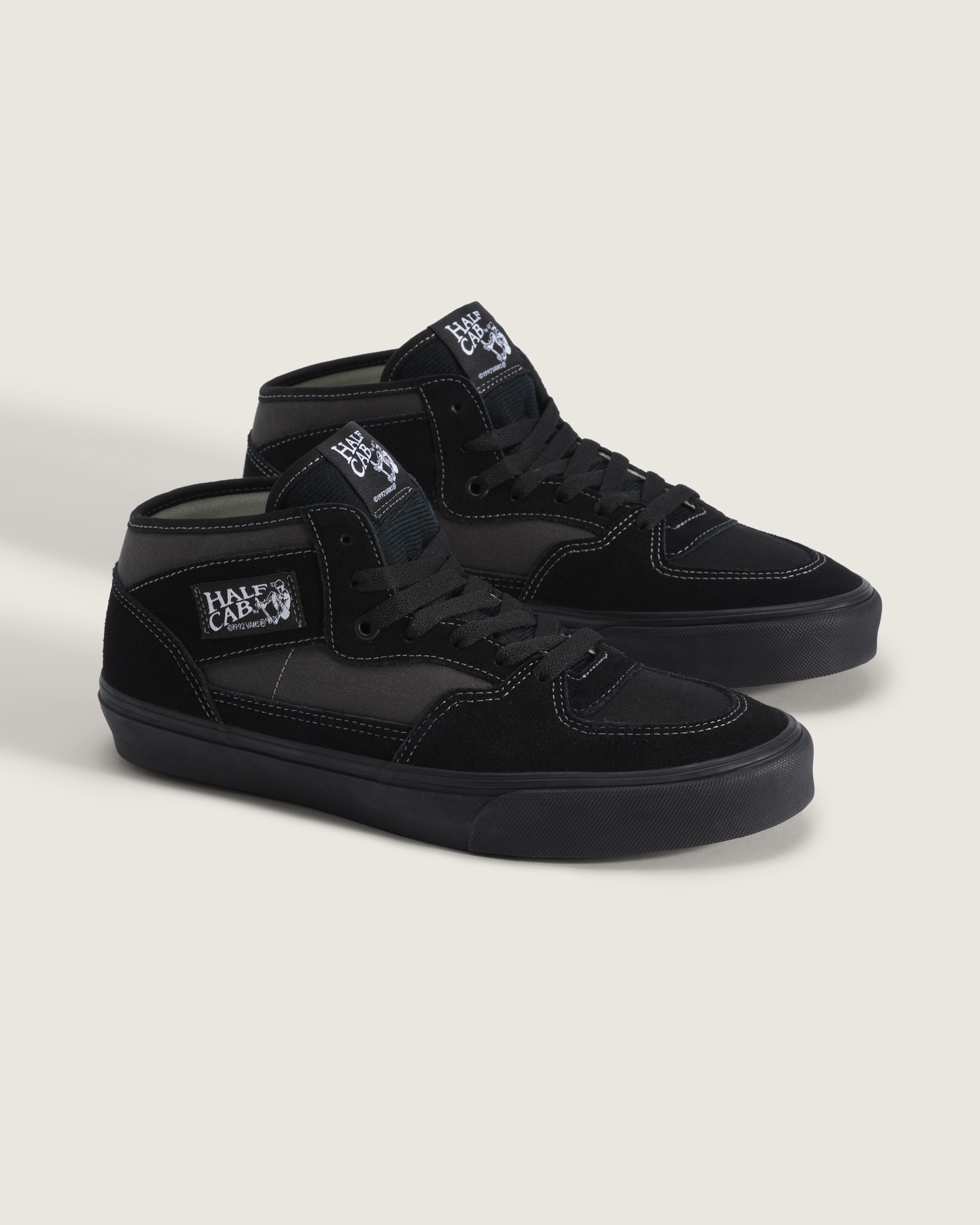 Half Cab Decon Shoe in Blackout | Vans