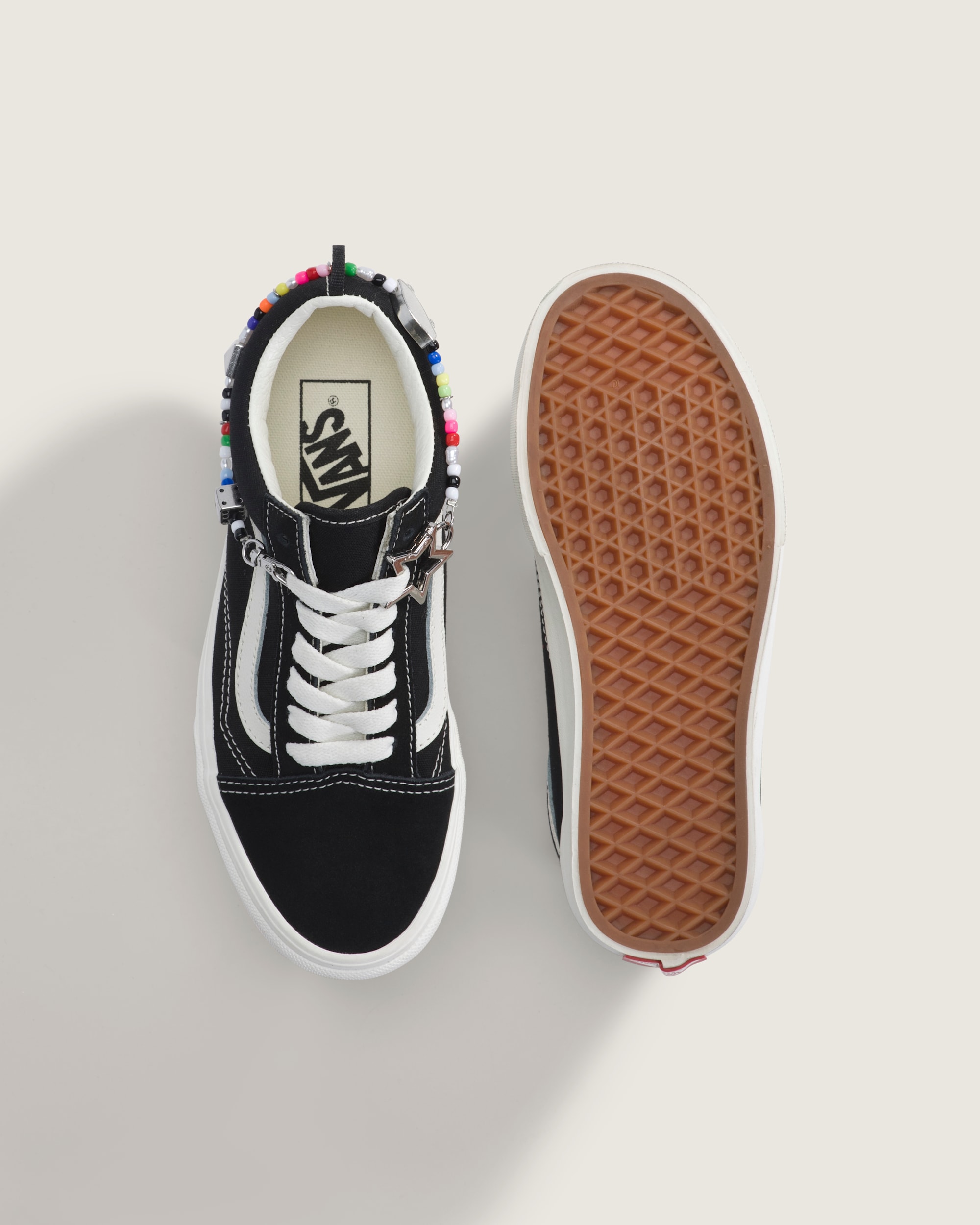 Big Kids Old Skool Shoe VANS Charms Black  Marshmallow ALT2