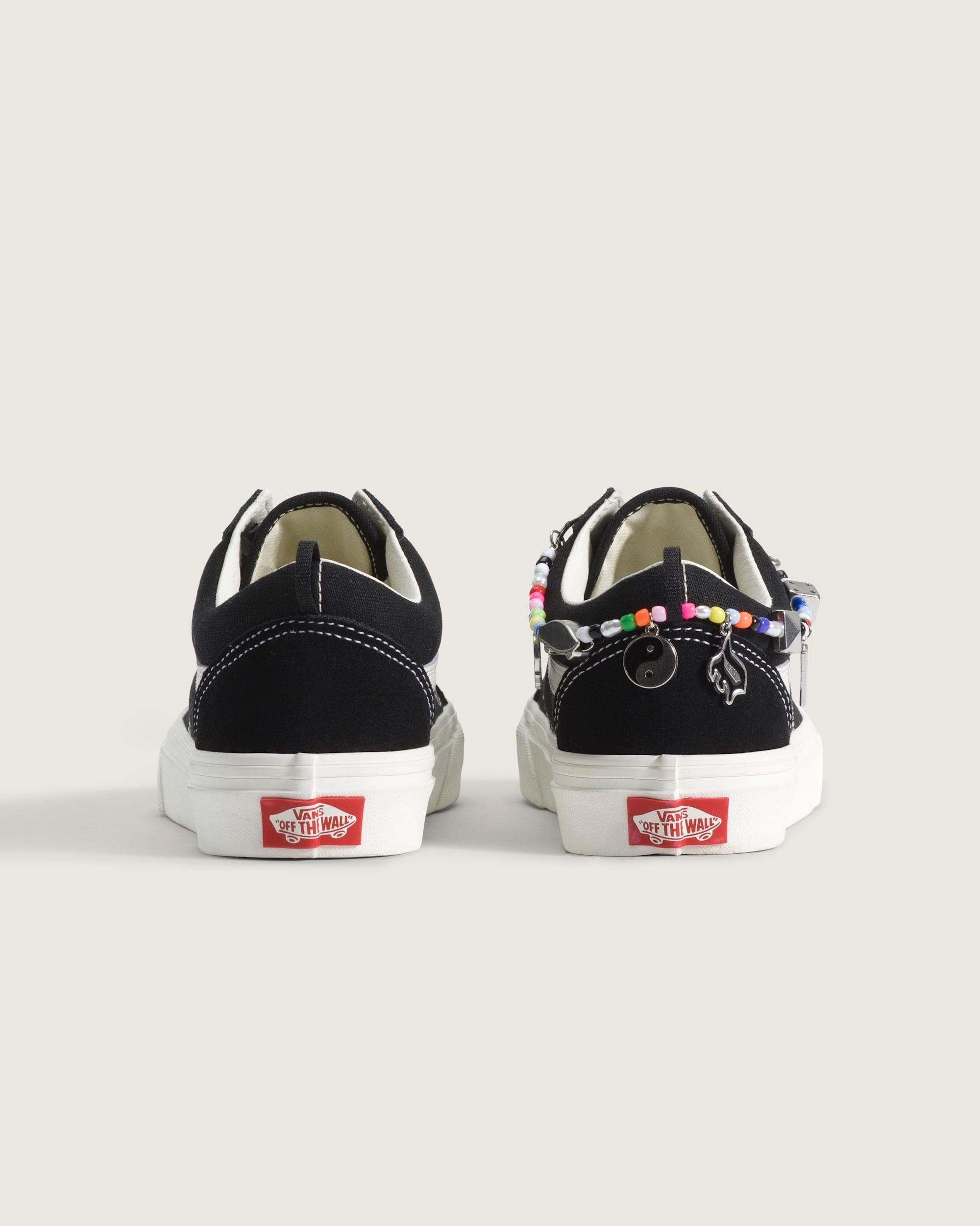 Big Kids Old Skool Shoe VANS Charms Black  Marshmallow ALT3