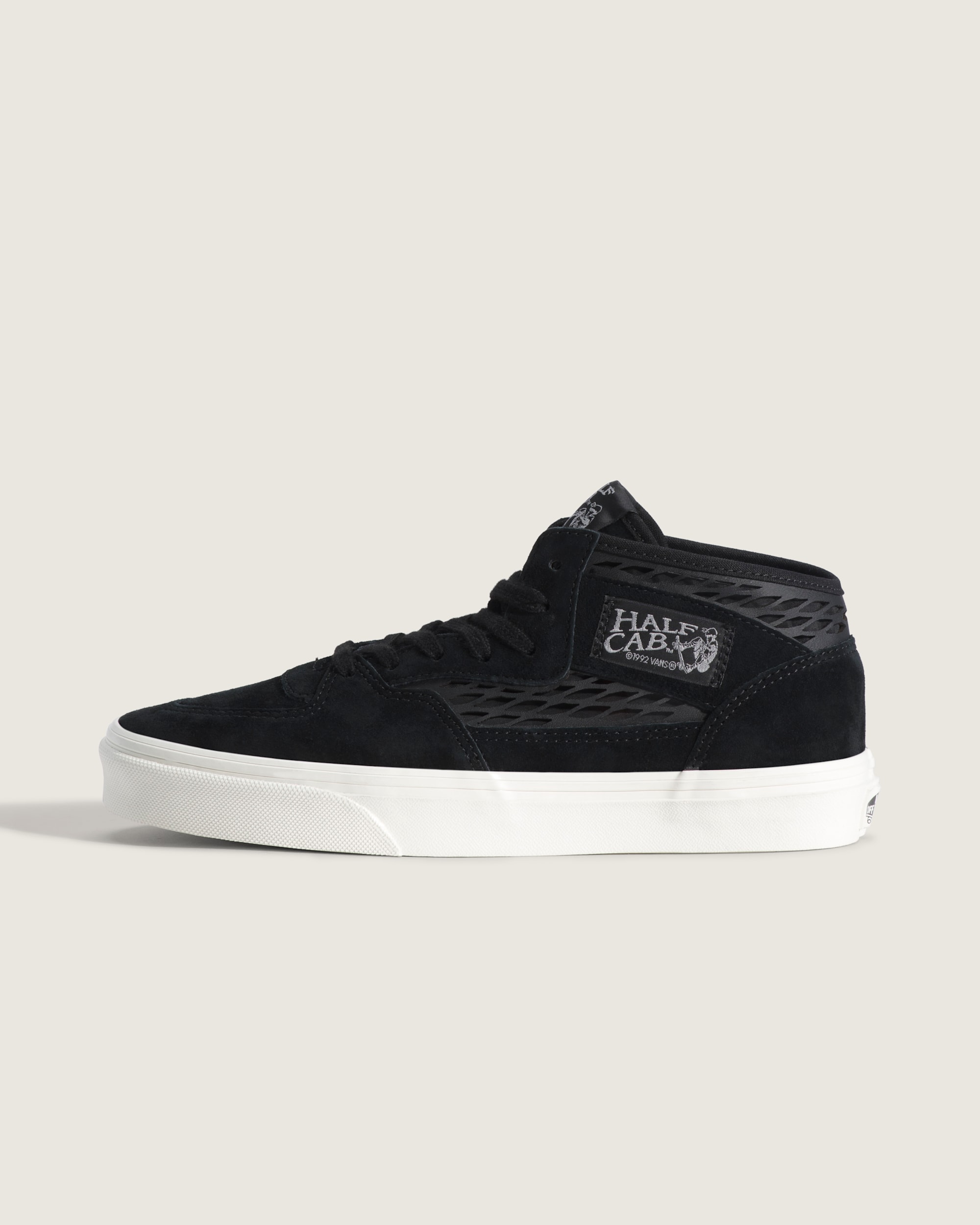 Half Cab Decon Shoe VANS Black HERO