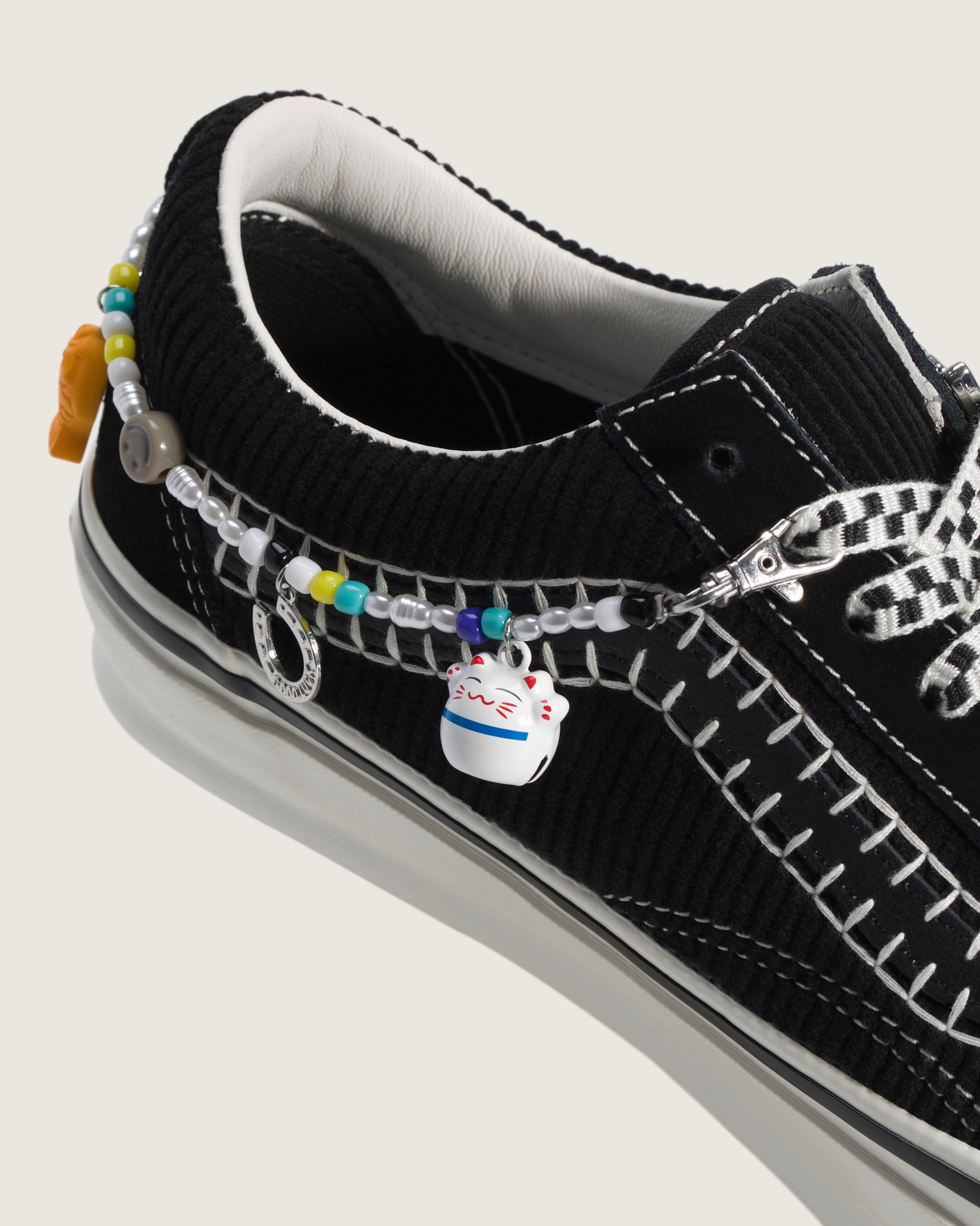 Premium Old Skool Shoe VANS Black  Marshmallow White ALT4