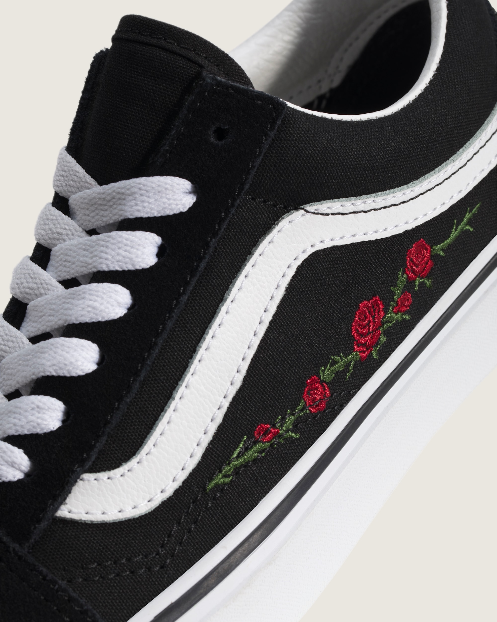 Old Skool Shoe VANS Black  Red ALT4