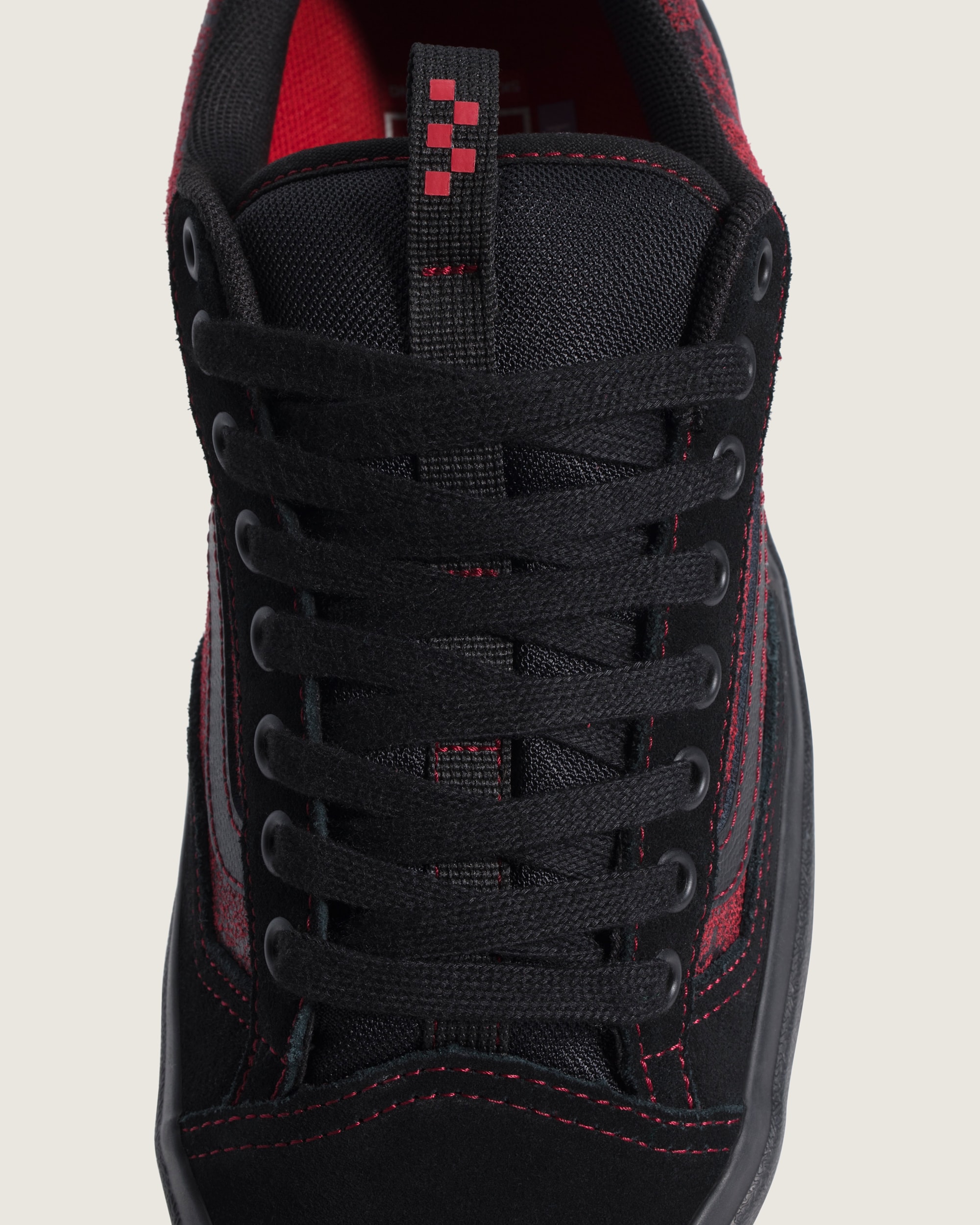 Skate Old Skool 36 Shoe VANS Red  Black ALT6