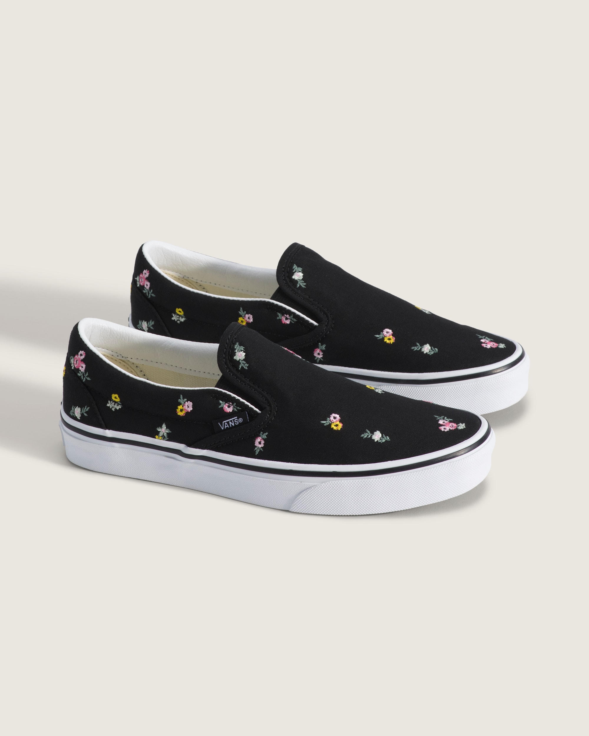 Classic SlipOn Shoe VANS Black  Pink ALT1