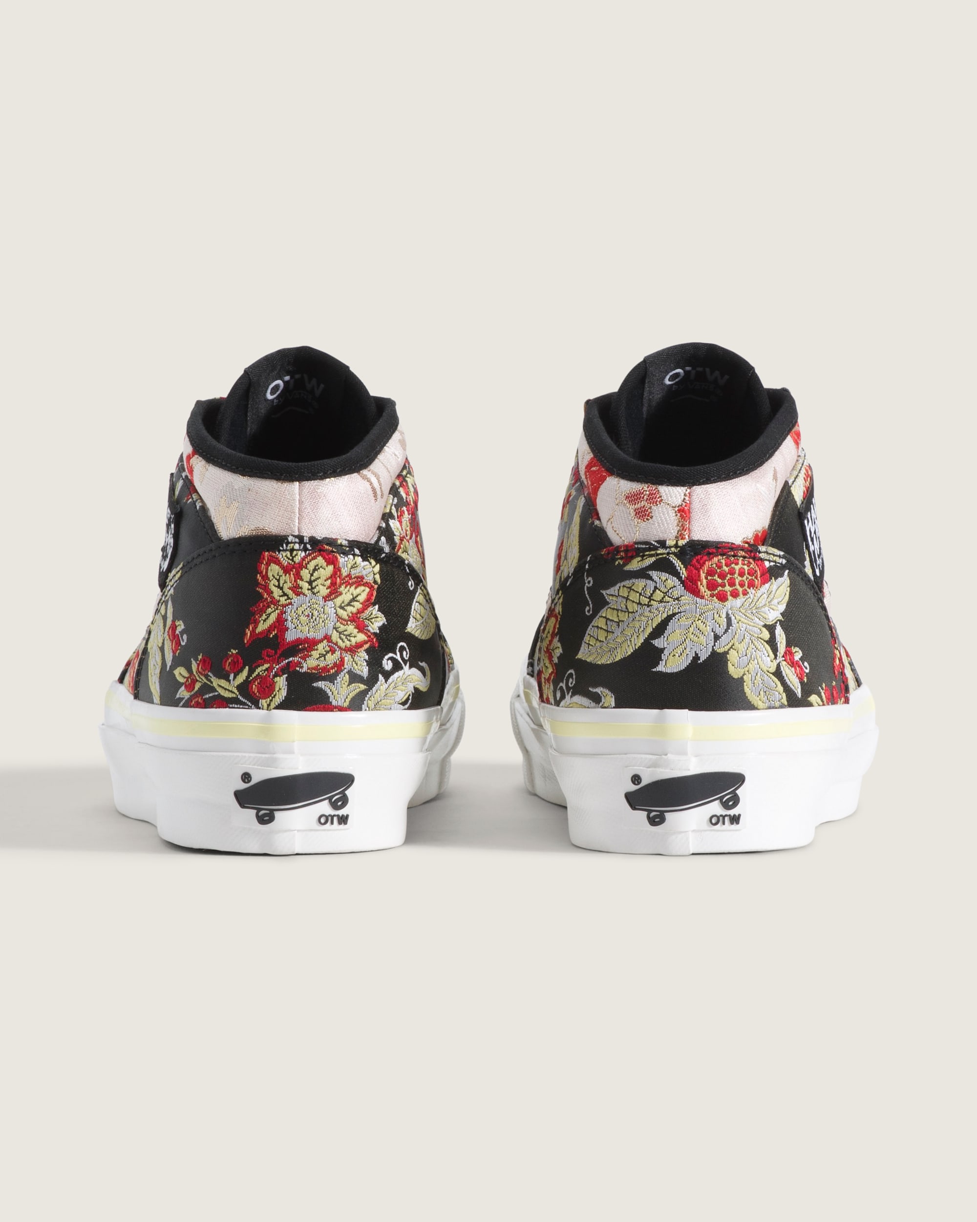 OTW Half Cab 33 Decon Vibram VANS Floral Black ALT3
