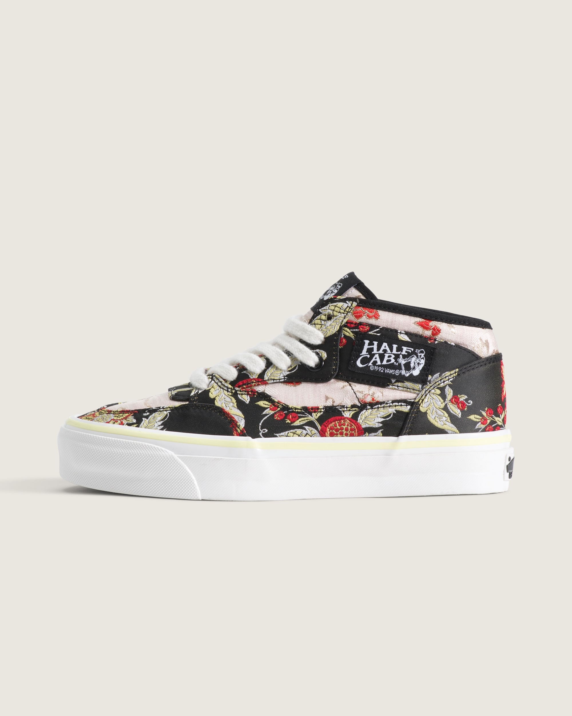 OTW Half Cab 33 Decon Vibram VANS Floral Black HERO