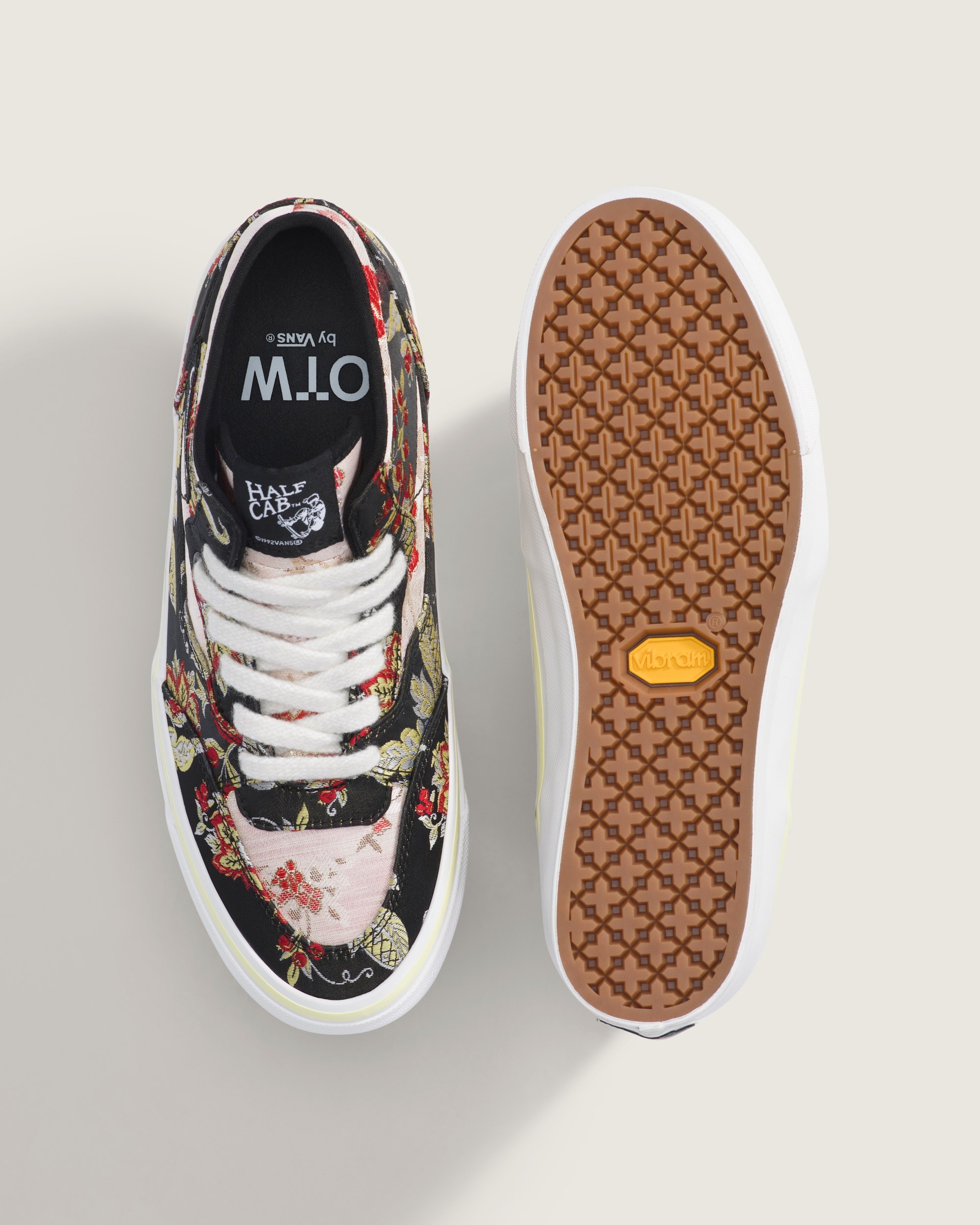 OTW Half Cab 33 Decon Vibram VANS Floral Black ALT2