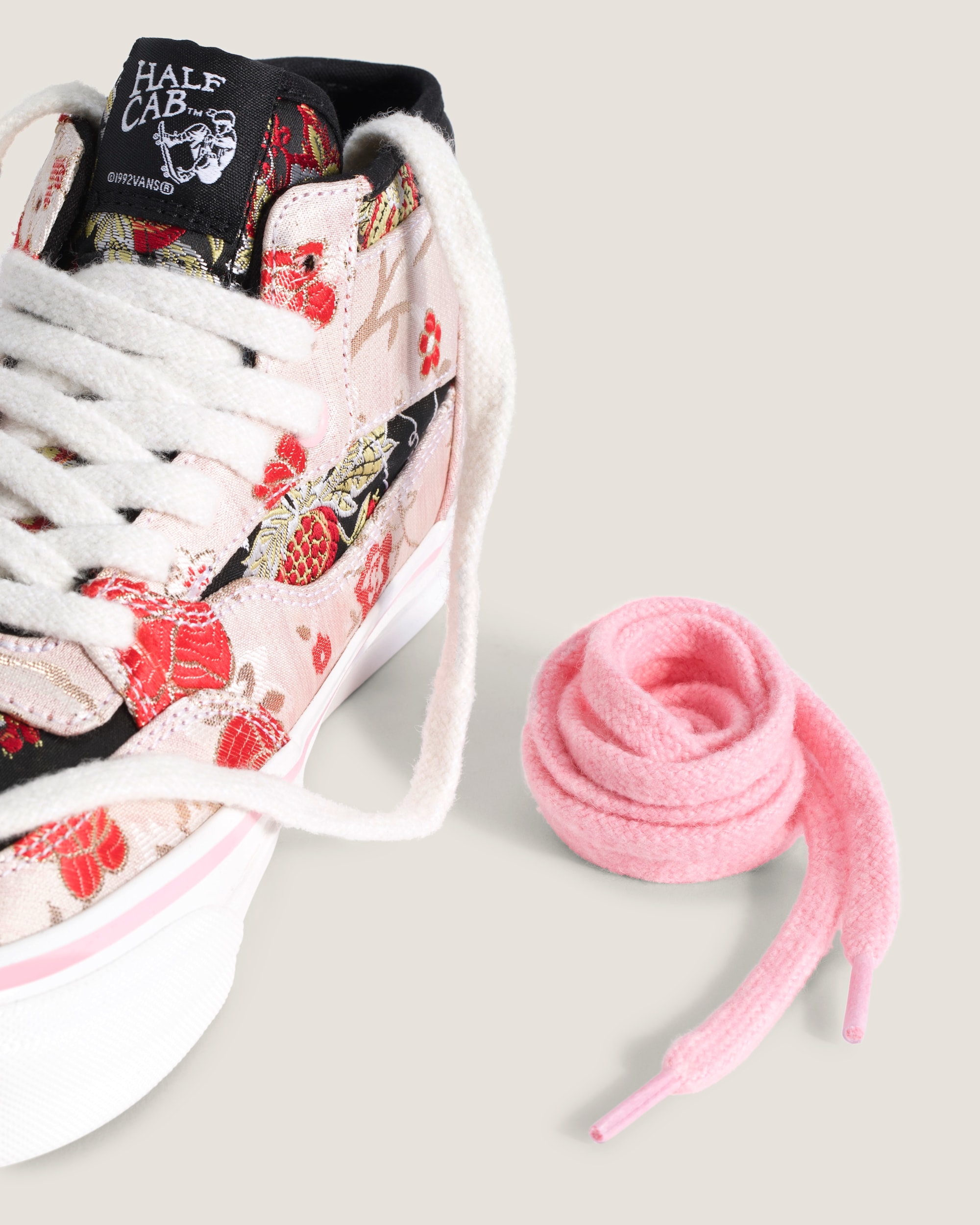 OTW Half Cab 33 Decon Vibram VANS Floral Multi ALT4