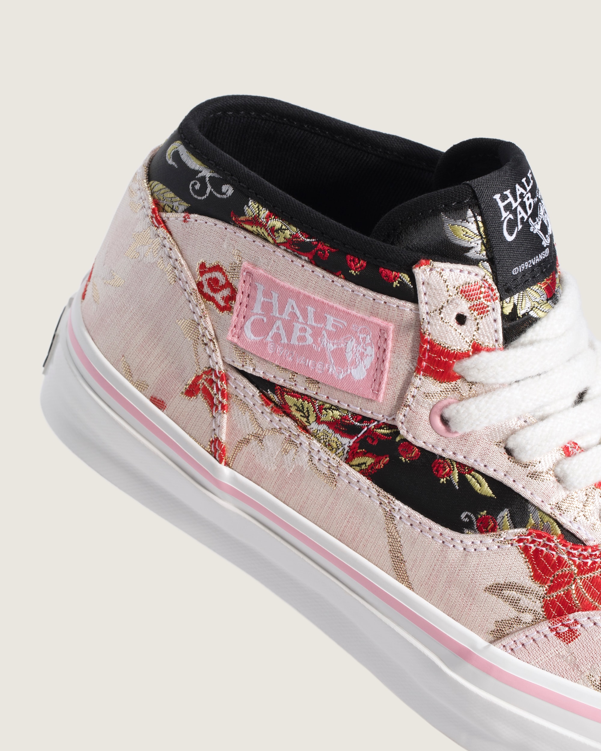 OTW Half Cab 33 Decon Vibram VANS Floral Multi ALT5