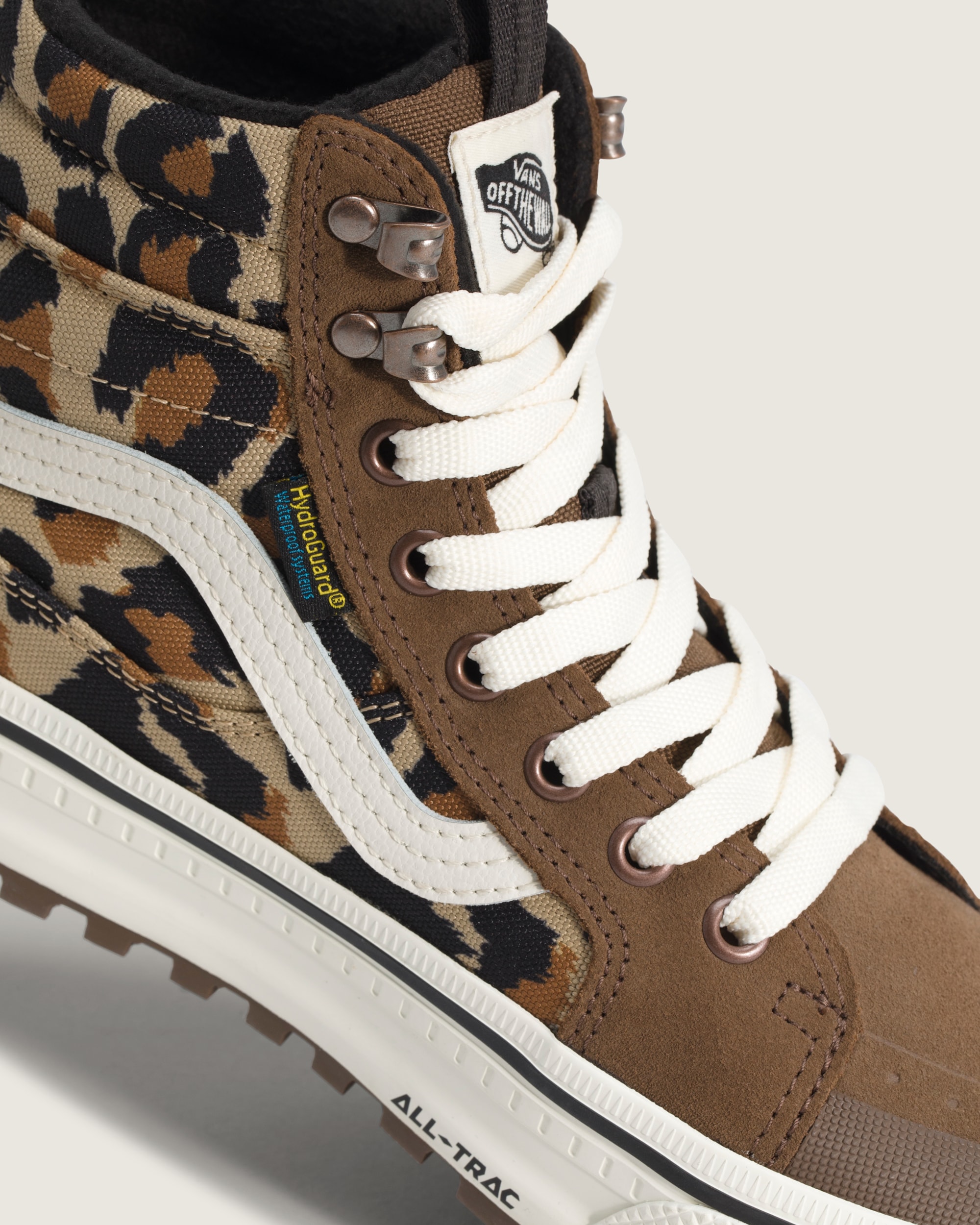 Sk8Hi Waterproof Insulated Shoe VANS Leopard Incense Beige ALT7