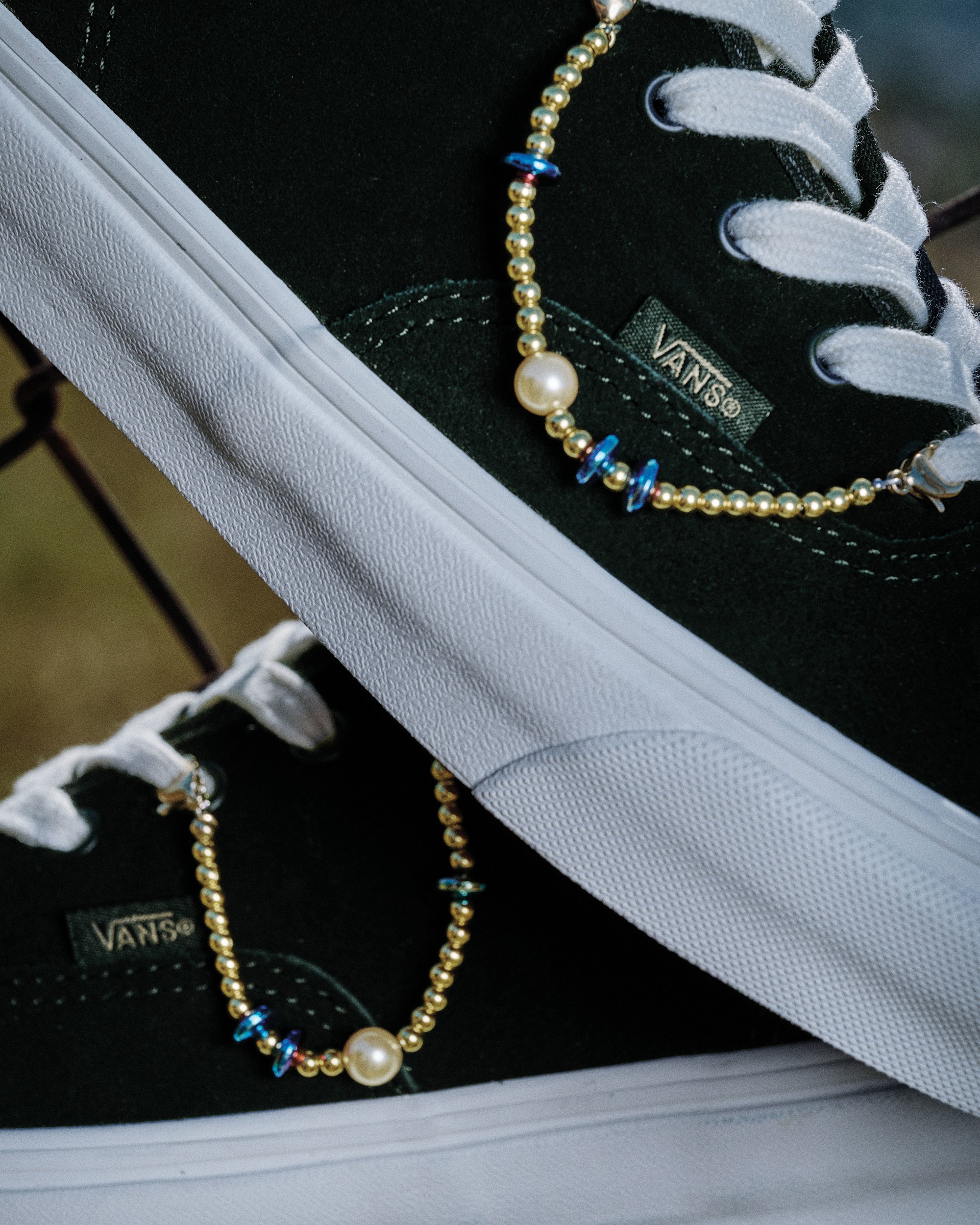 Authentic Hi 2.0 Shoe in Black / Gold | Vans