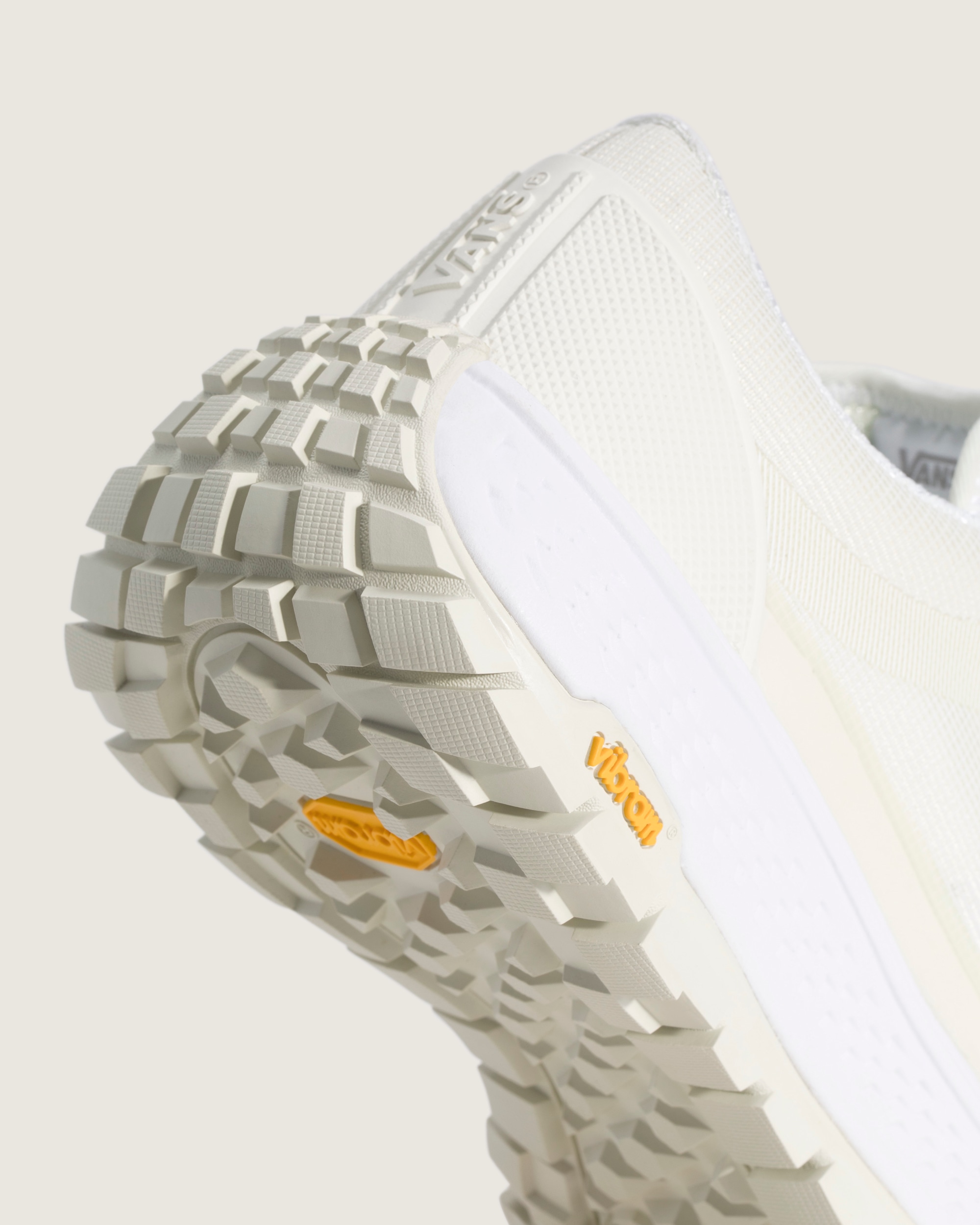 Trail 36 Shoe VANS White ALT4