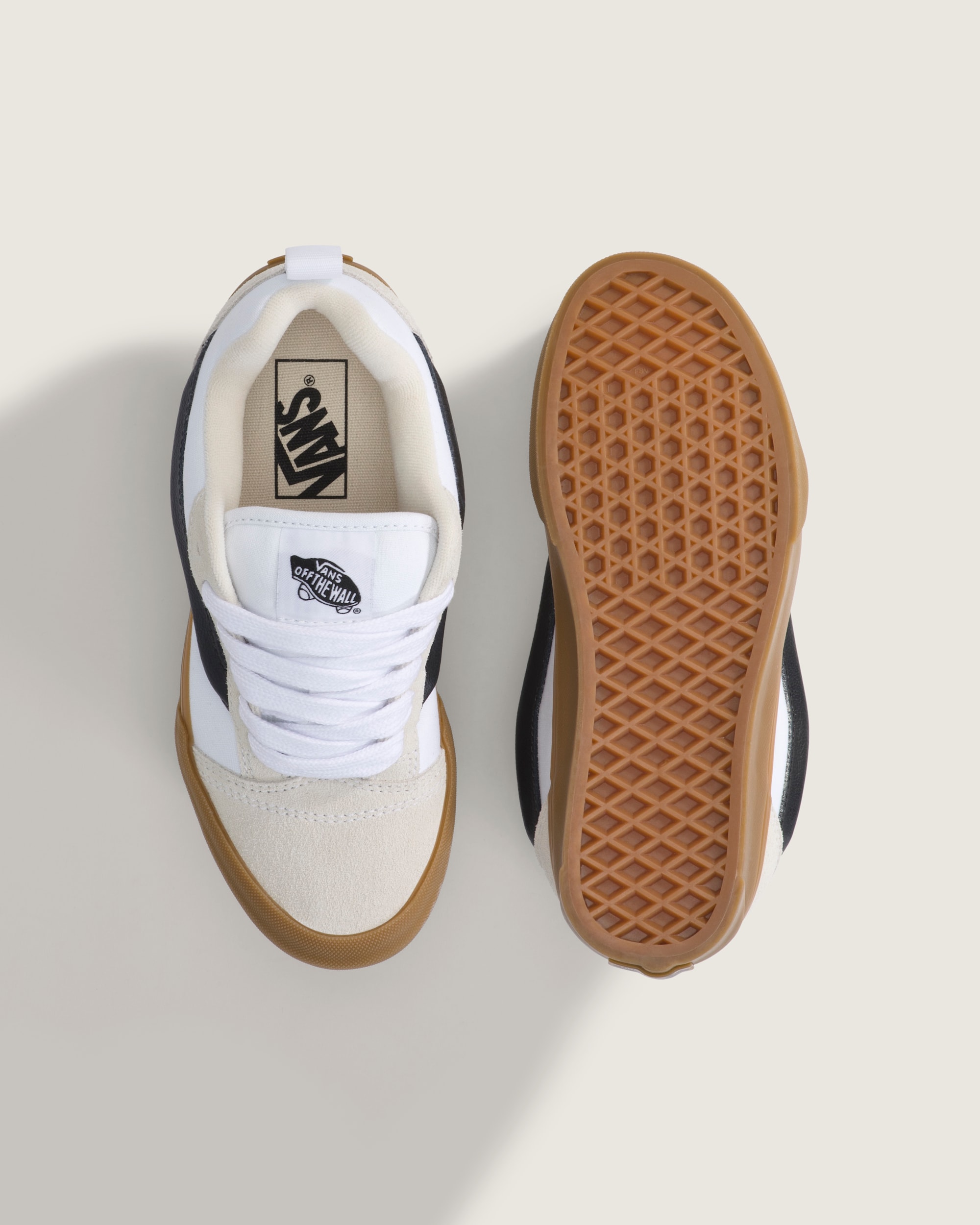 Big Kids Knu Skool Shoe VANS Turtledove White  True White ALT2