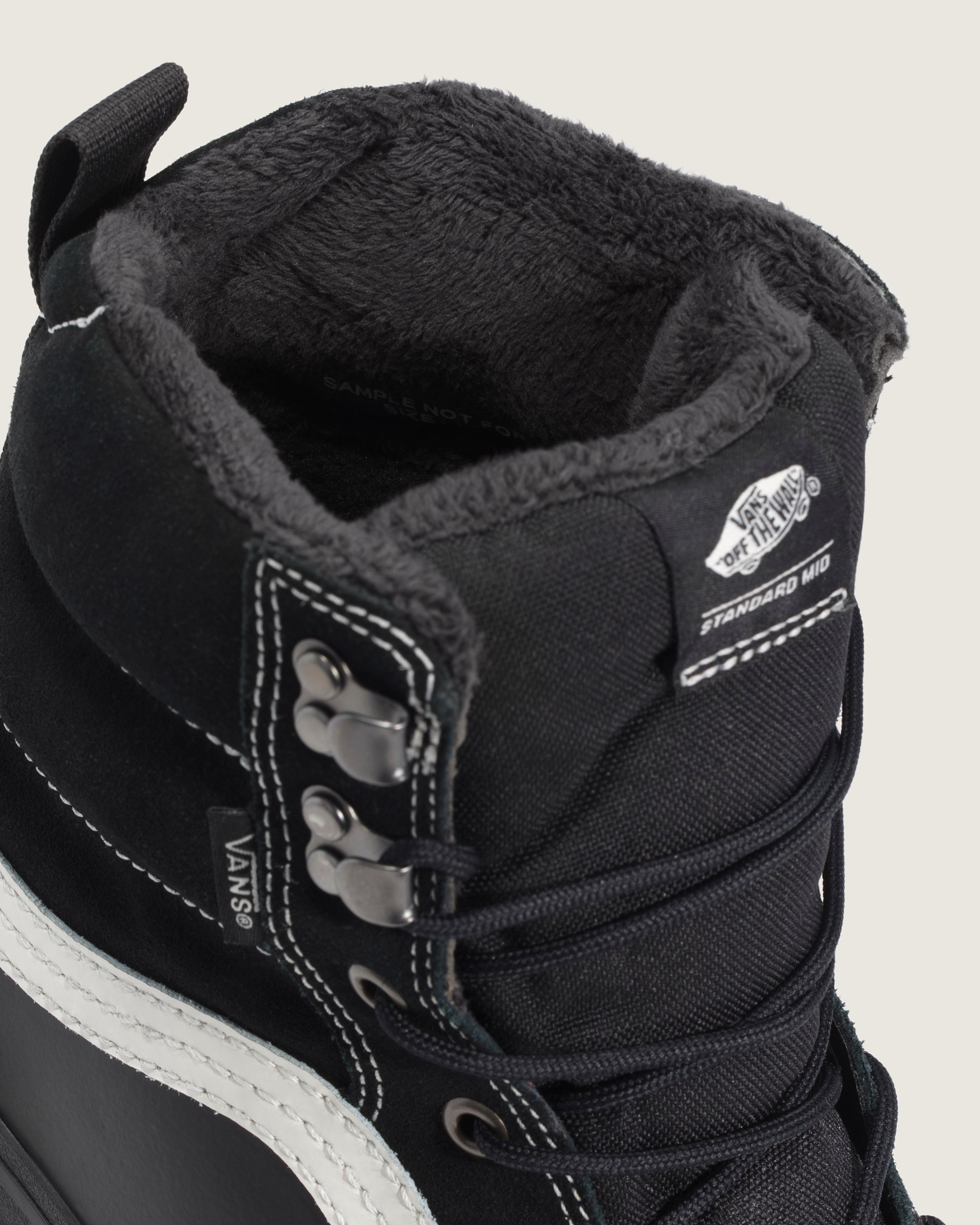 Standard Mid 20 Boot VANS Black  White ALT4