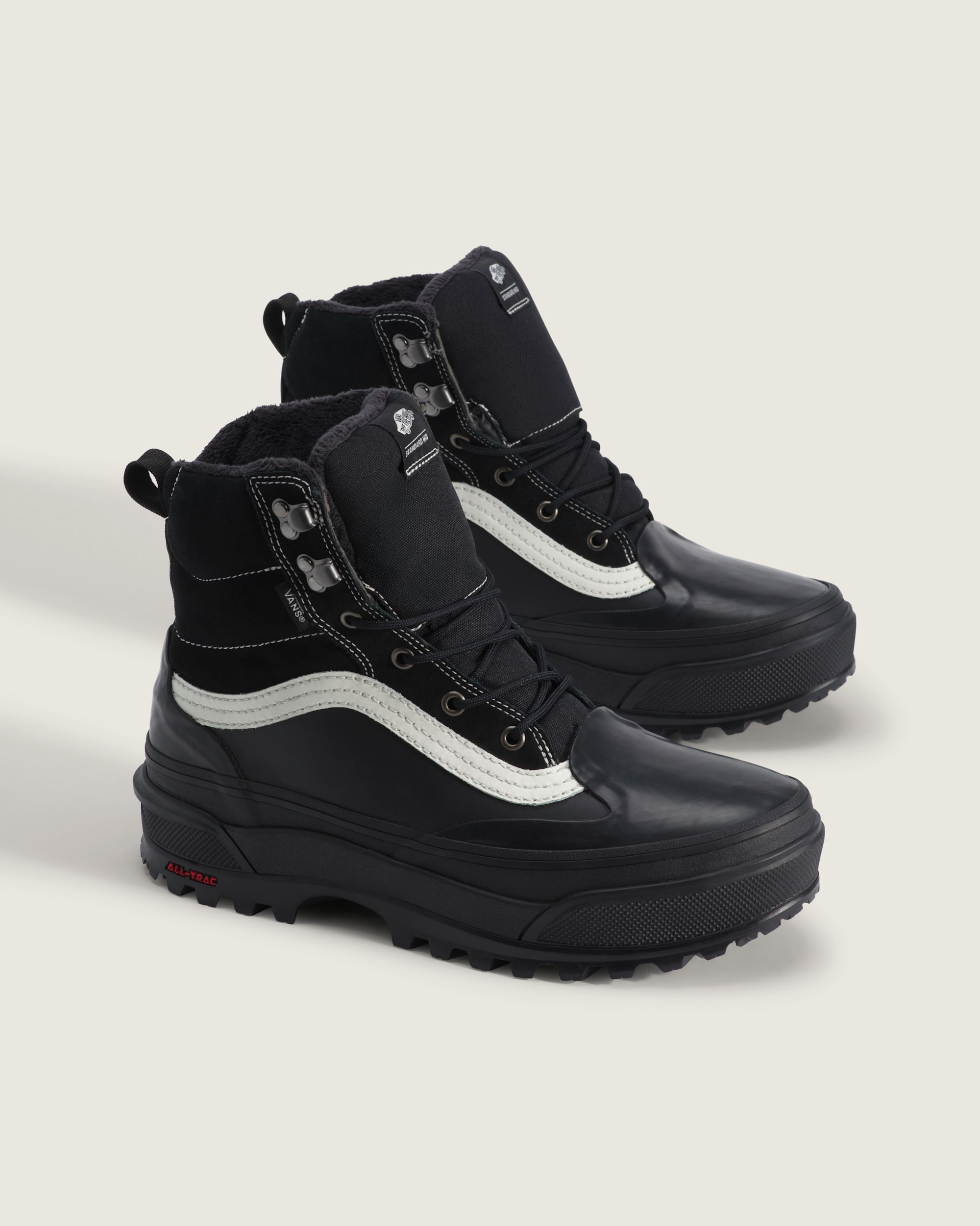Standard Mid 20 Boot VANS Black  White ALT1
